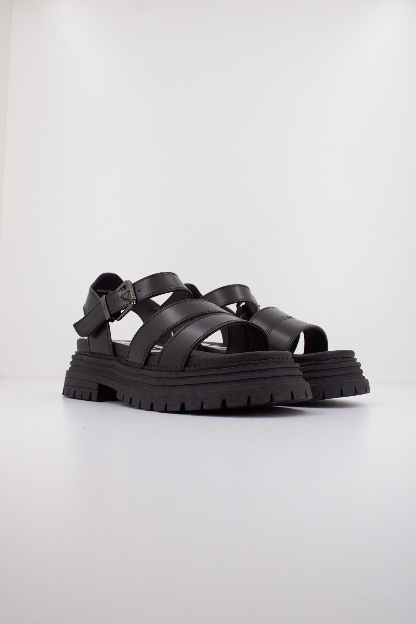 BUFFALO LENNOX TS en color NEGRO (2)