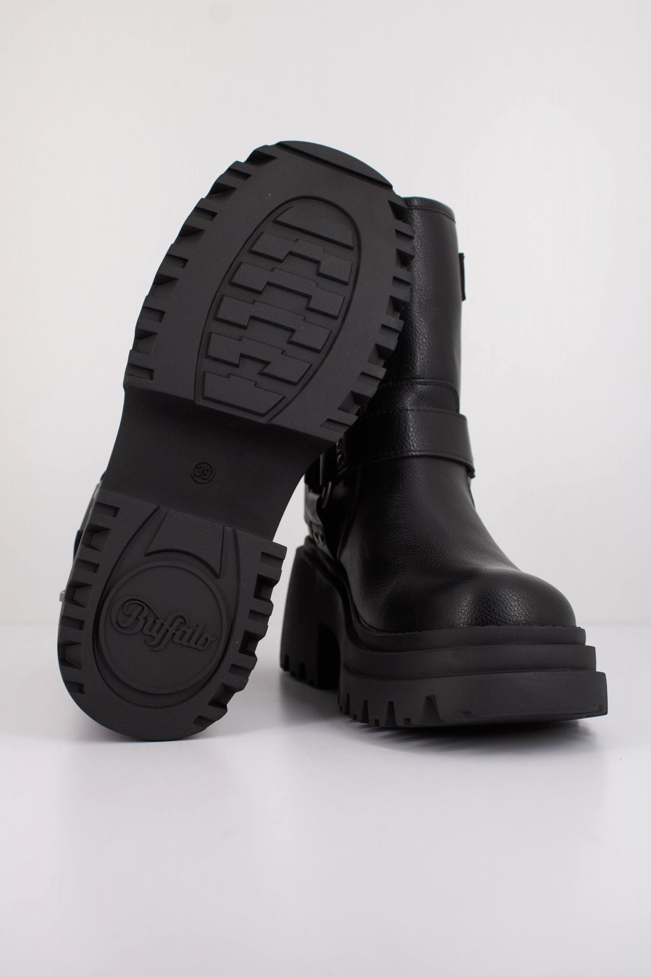 BUFFALO BRAVR BIKER LO en color NEGRO (4)