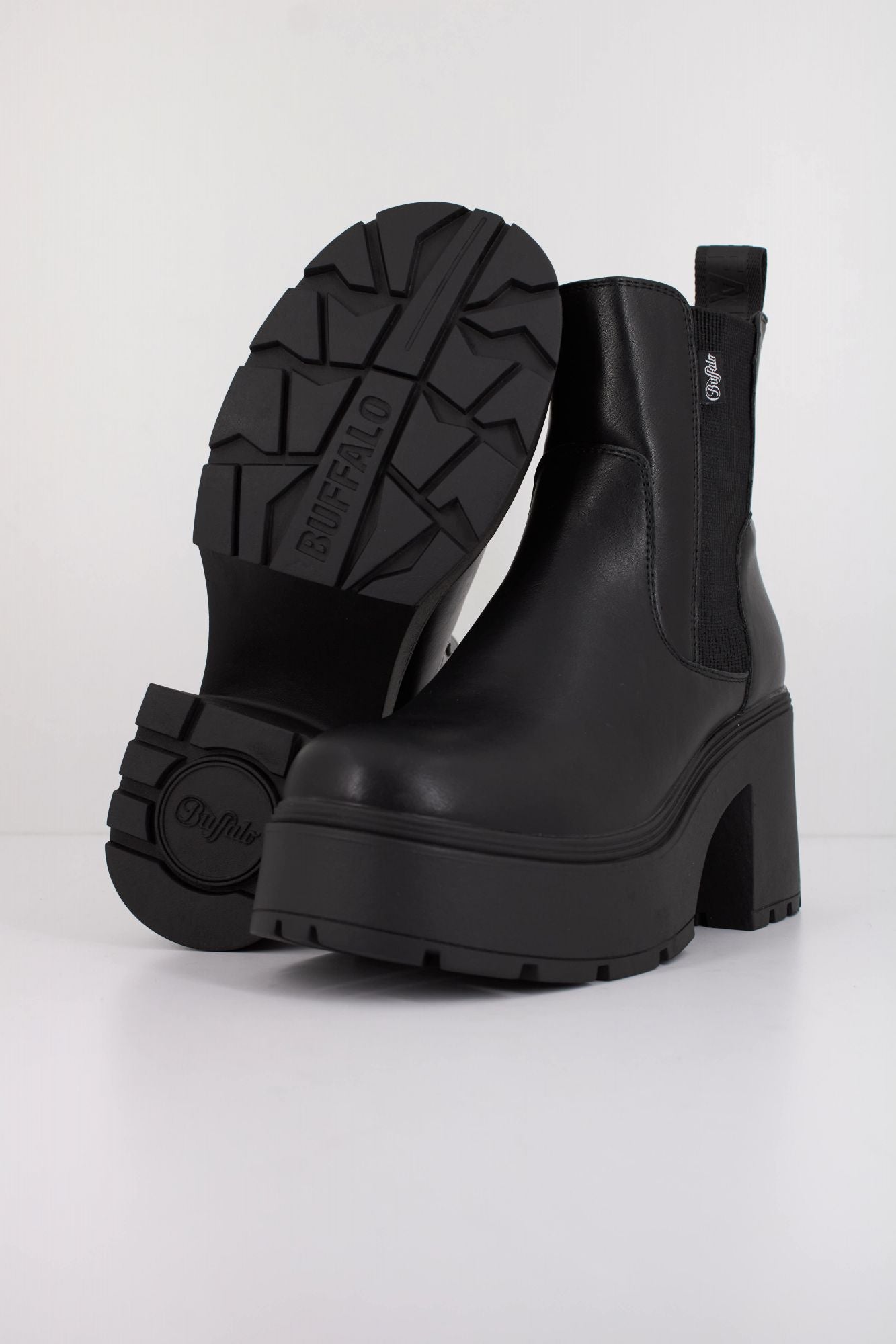 BUFFALO MILA CHELSEA en color NEGRO (4)