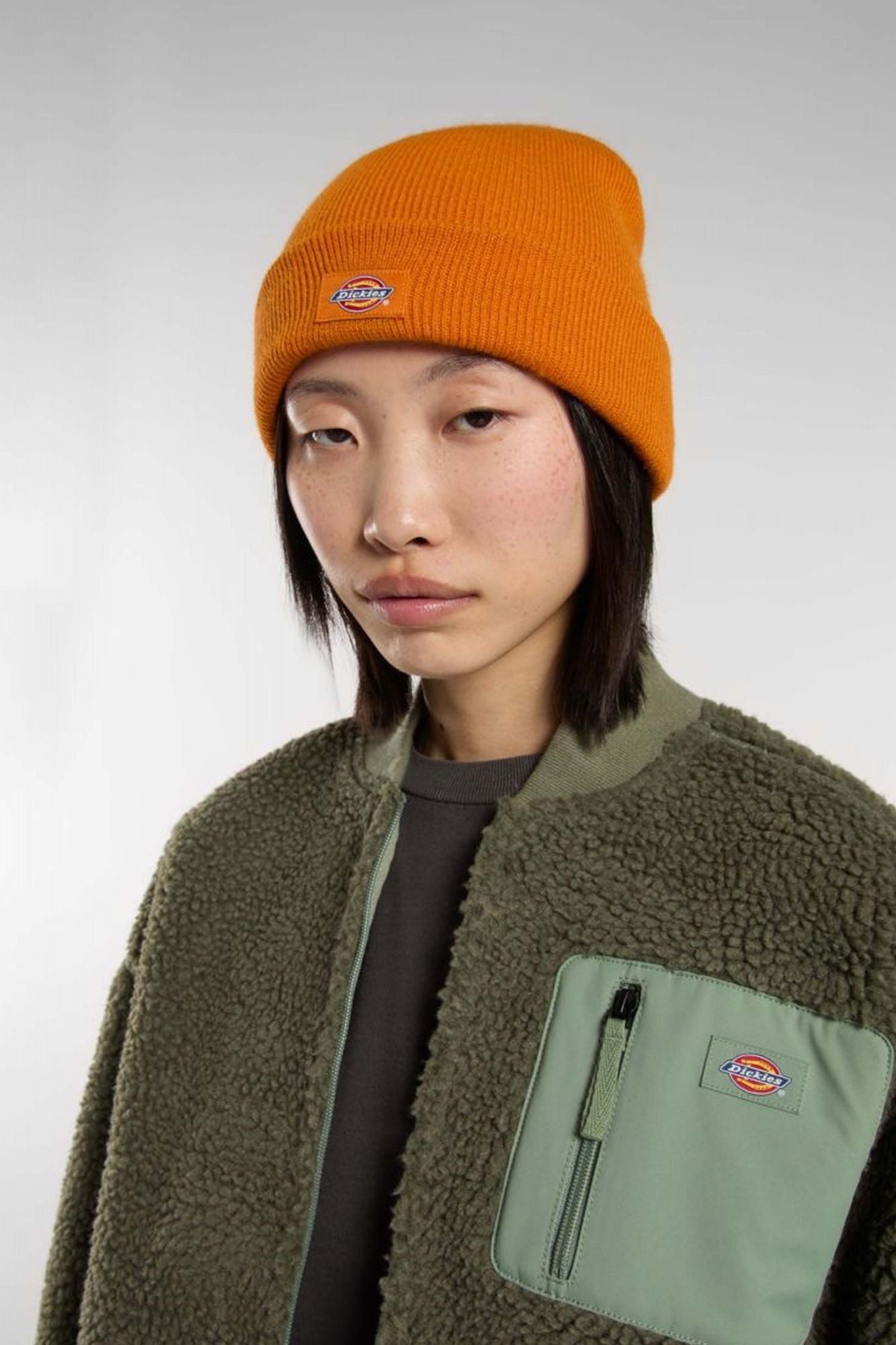 DICKIES GIBSLAND BEANIE en color NARANJA (4)