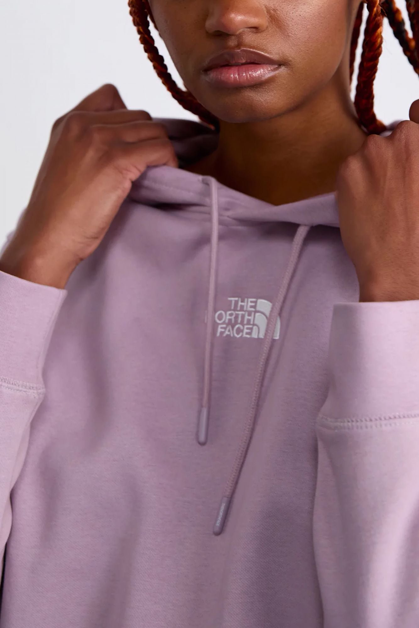 THE NORTH FACE ESSENTIAL CROP HOODIE en color VIOLETA (4)