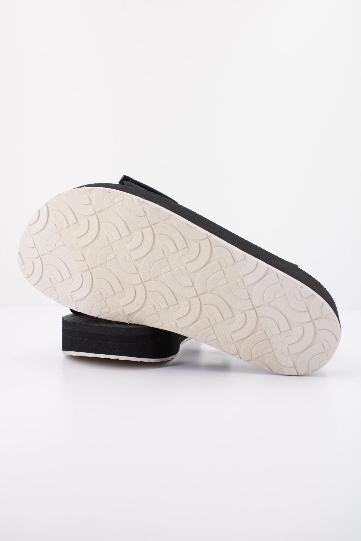 THE NORTH FACE W SKEENA PLATFORM TNF en color NEGRO (5)