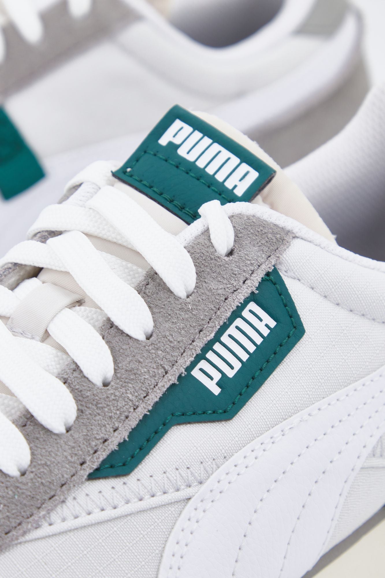 PUMA  FUTURE RIDER PLAY ON SD en color GRIS (4)