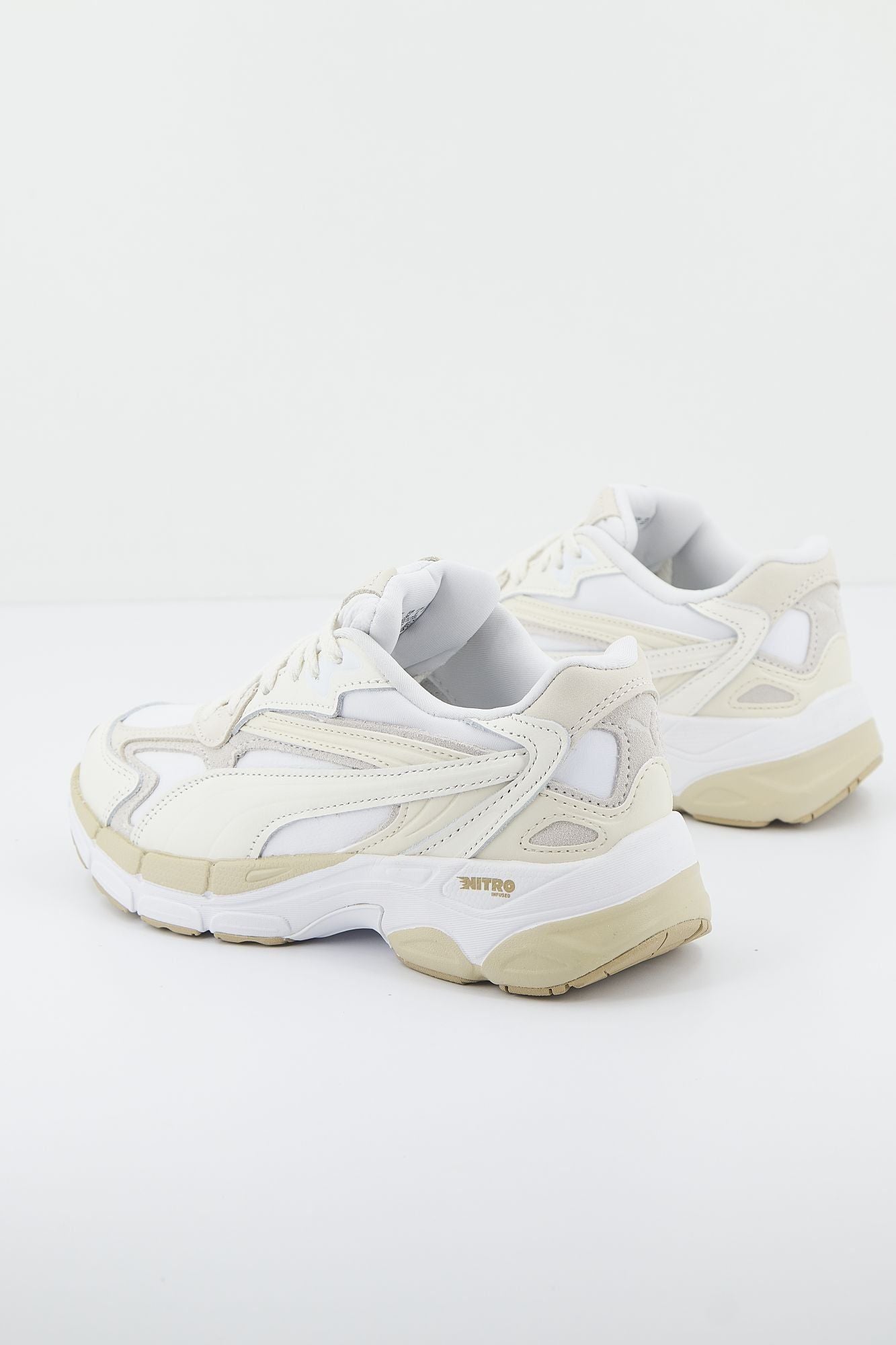 PUMA TEVERIS NITRO SELFLOVE  en color BEIS (3)