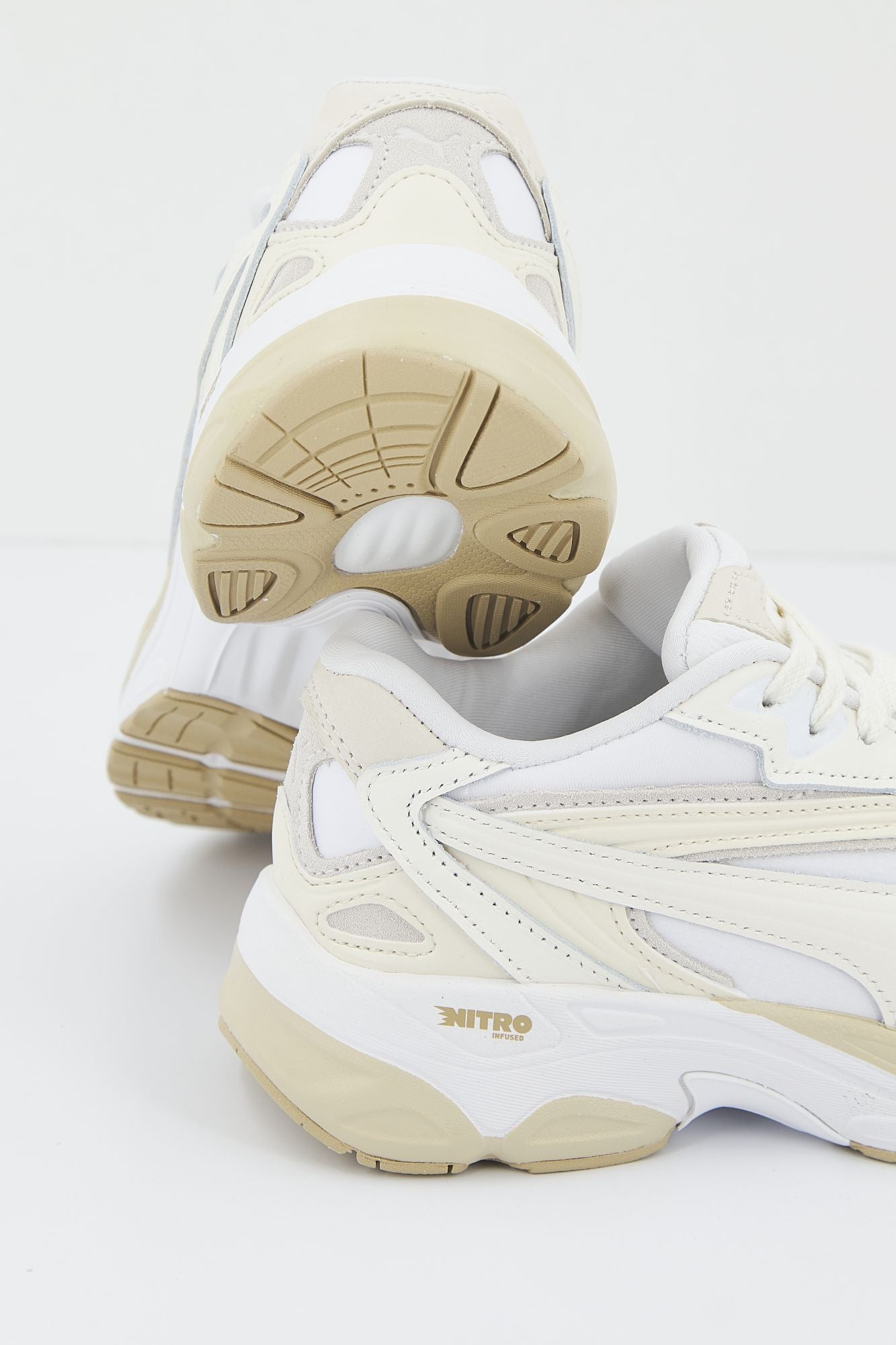 PUMA TEVERIS NITRO SELFLOVE  en color BEIS (4)