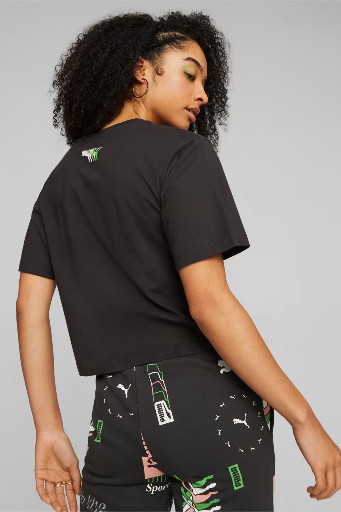 PUMA CLASSICS BRAND LOVE TEE en color NEGRO (3)