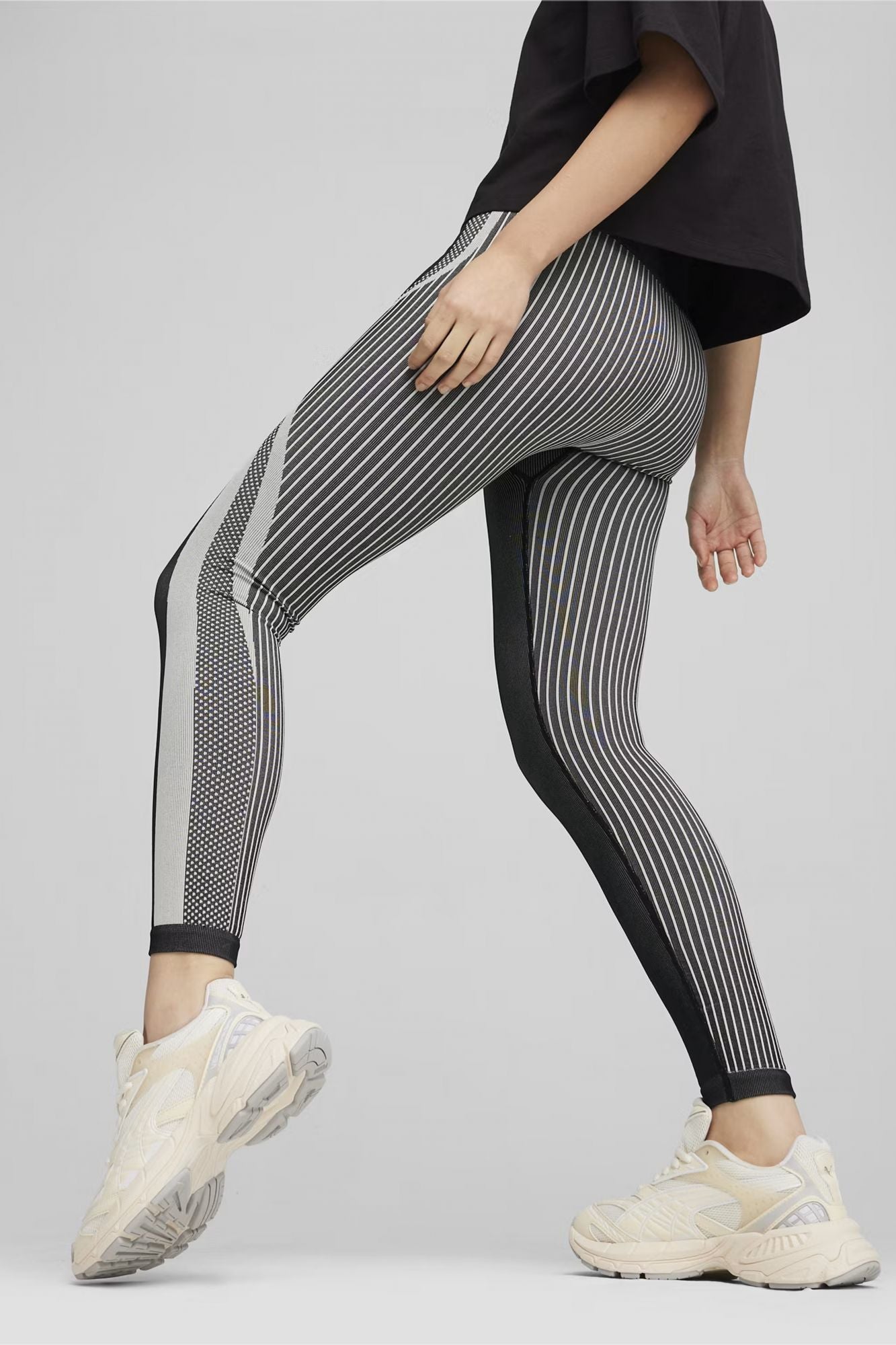 PUMA DARE TO TIGHTS en color NEGRO (3)