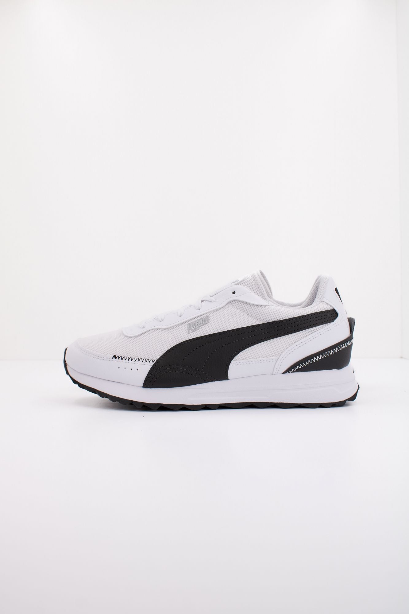 PUMA ROAD RIDER LTH en color BLANCO (1)