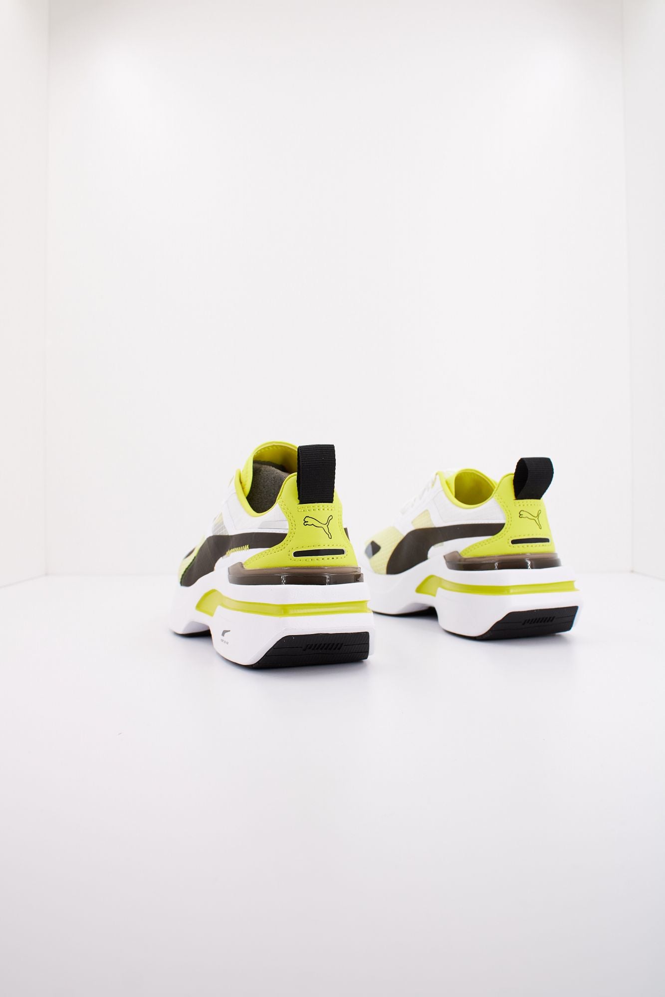 PUMA KOSMO RIDER WNS en color BLANCO (3)