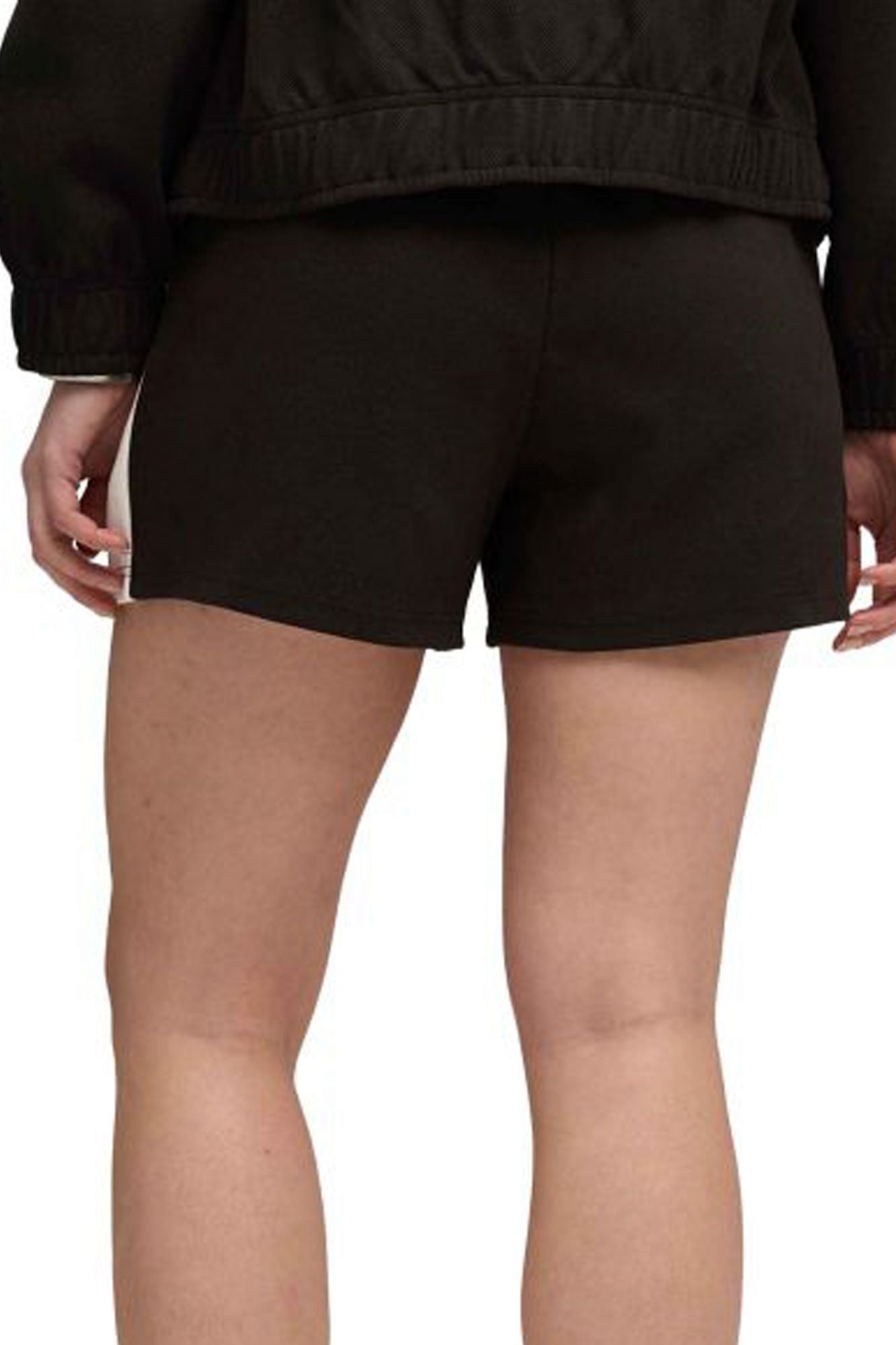 PUMA  PINTUCK SHORTS 4'  en color NEGRO (2)