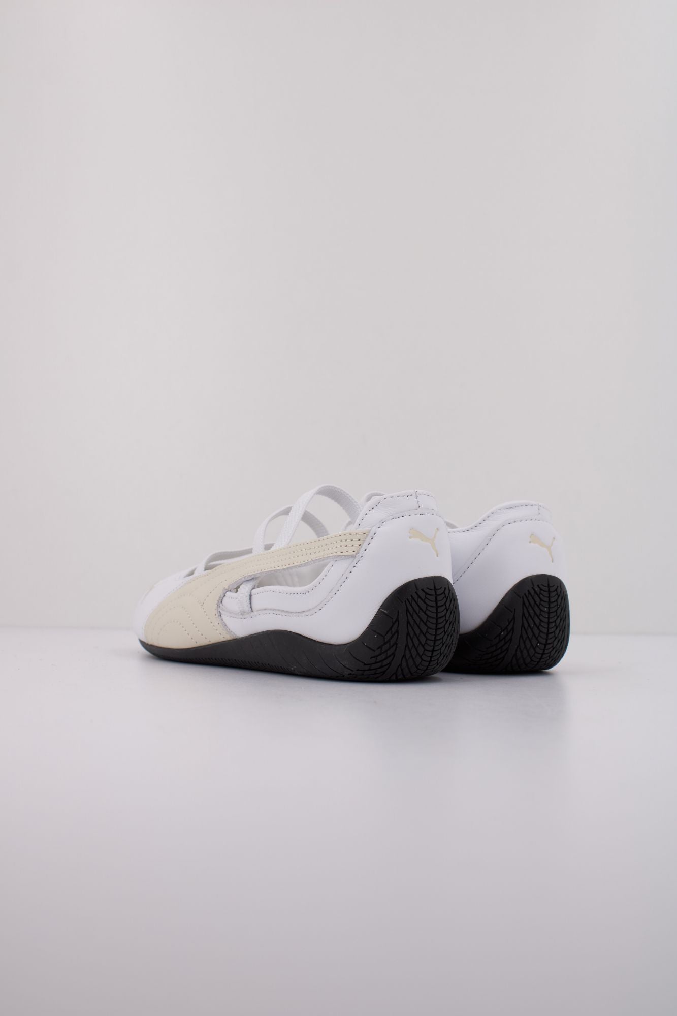 PUMA SPEEDCAT LTH WNS en color BLANCO (4)