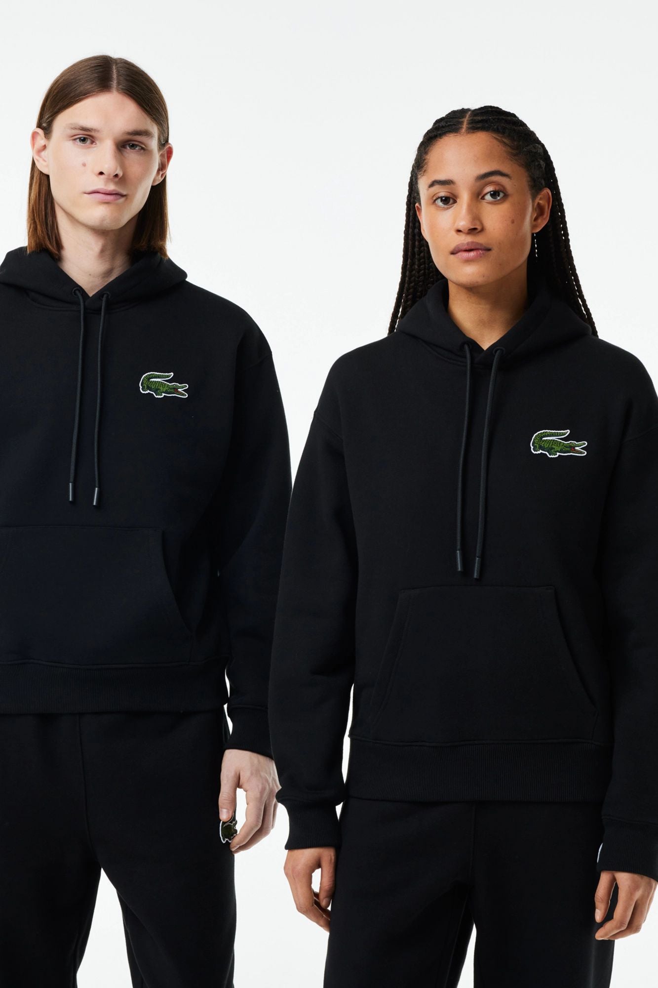 LACOSTE LOOSE FIT en color NEGRO (1)