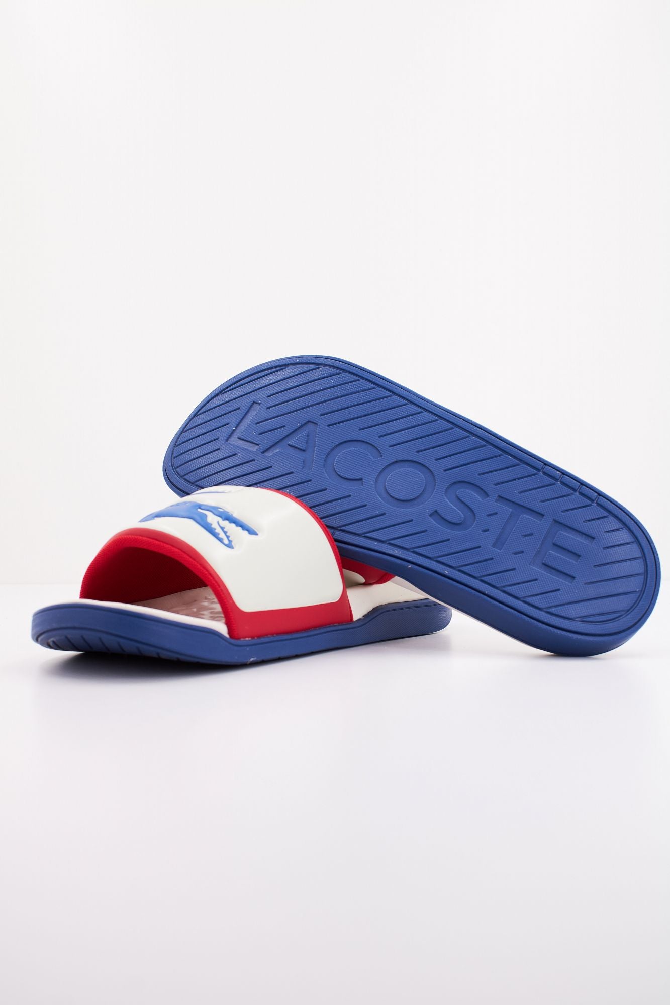 LACOSTE  SERVE SLIDE DUAL SYNTHETI en color BLANCO (4)
