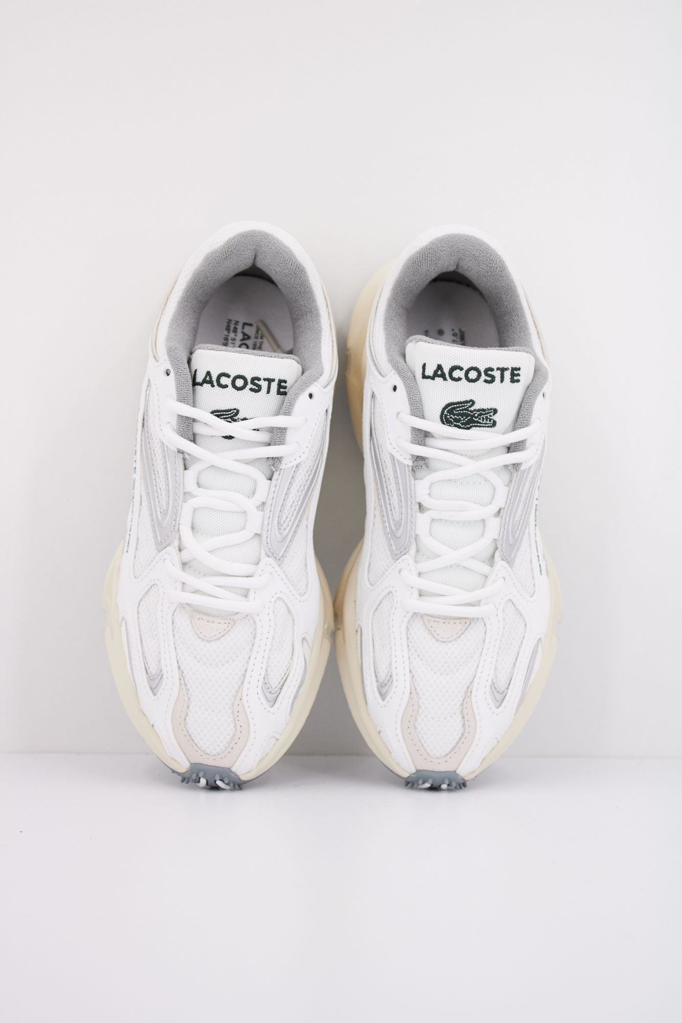 LACOSTE L003 2K24 en color BLANCO (3)