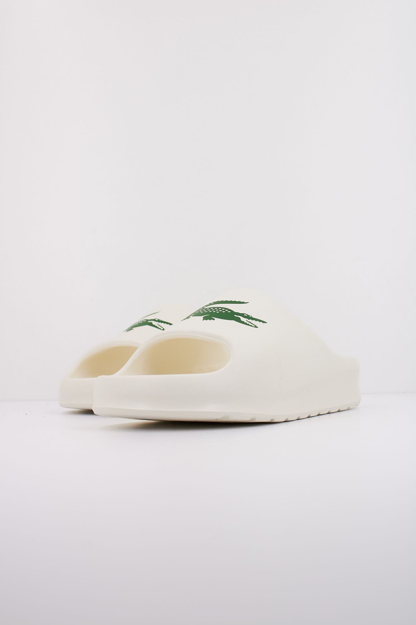 LACOSTE  MEN'S SERVE SLIDE 2.0 en color BLANCO (2)