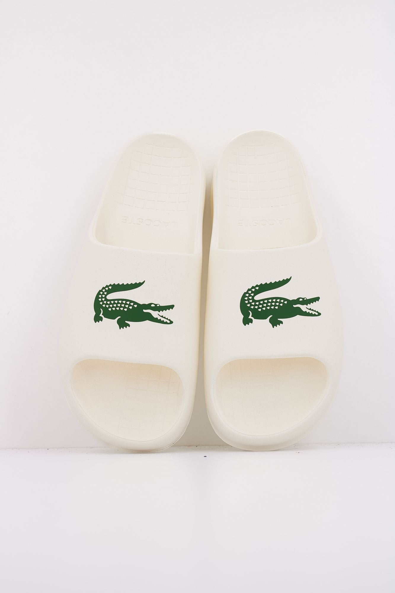 LACOSTE  MEN'S SERVE SLIDE 2.0 en color BLANCO (3)