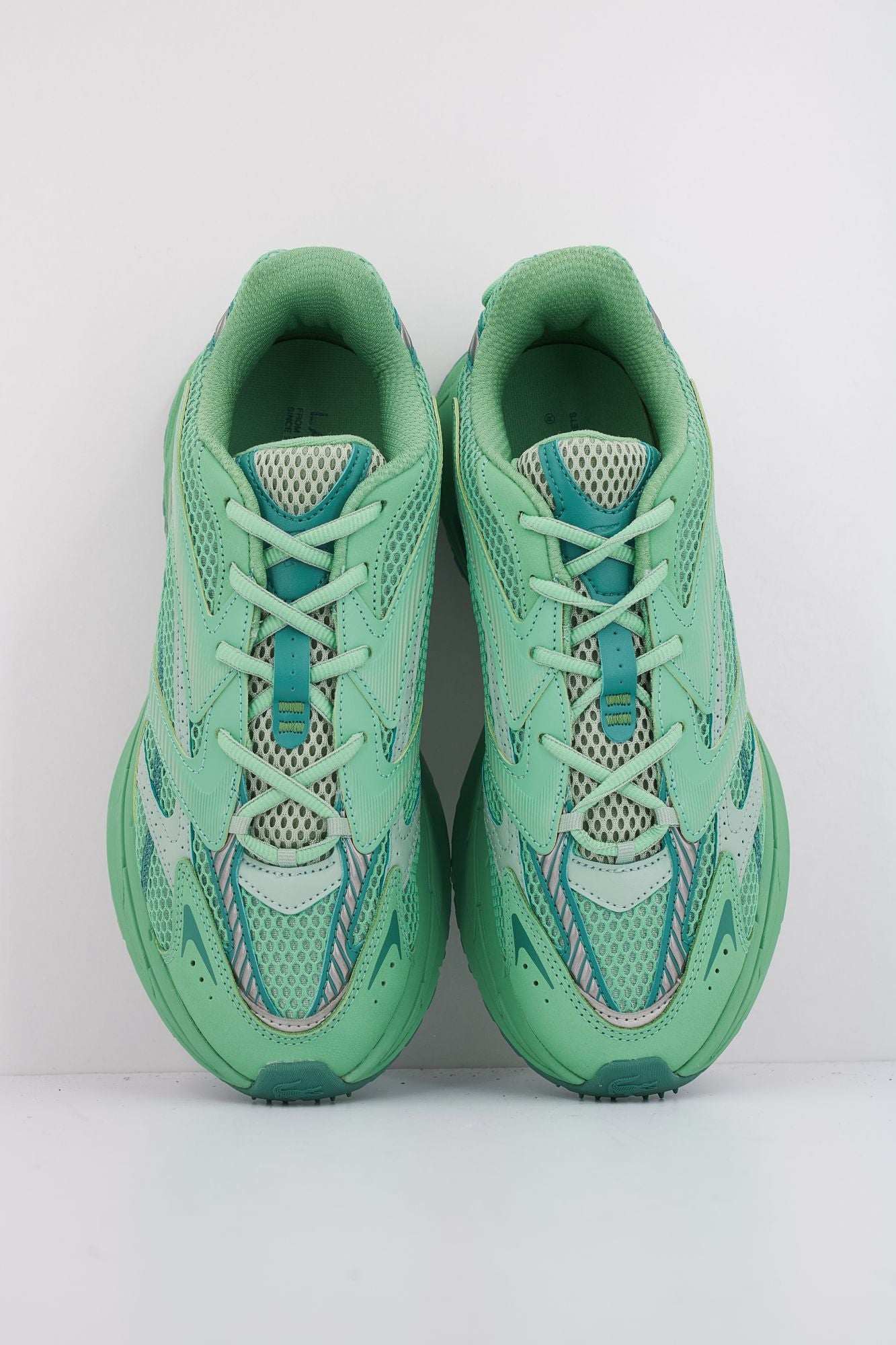 LACOSTE  L003 NEO SHOT en color VERDE (3)