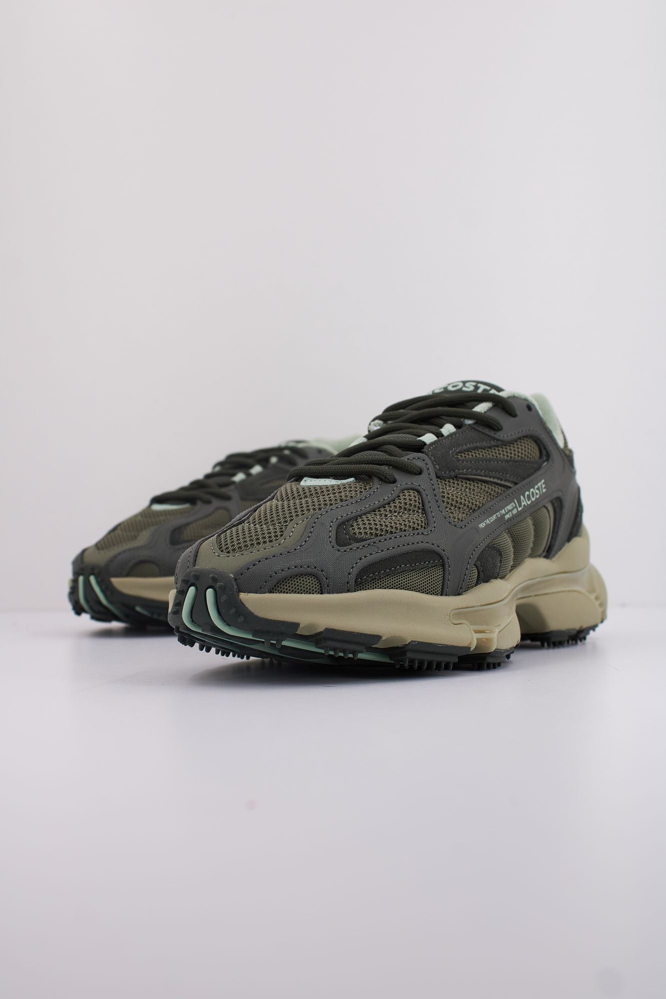 LACOSTE L003 2K24 en color VERDE (2)
