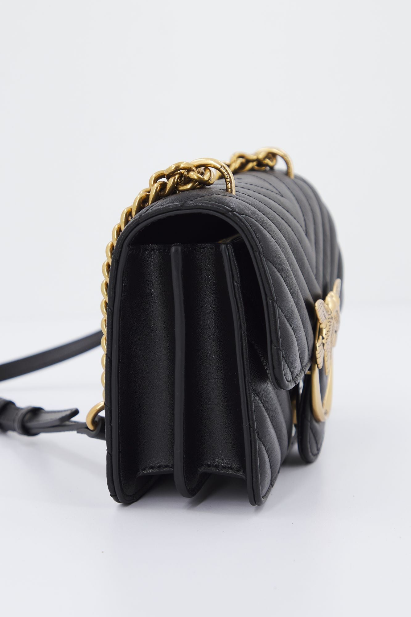 PINKO  LOVE MINI ICON CHEVRON en color NEGRO (2)