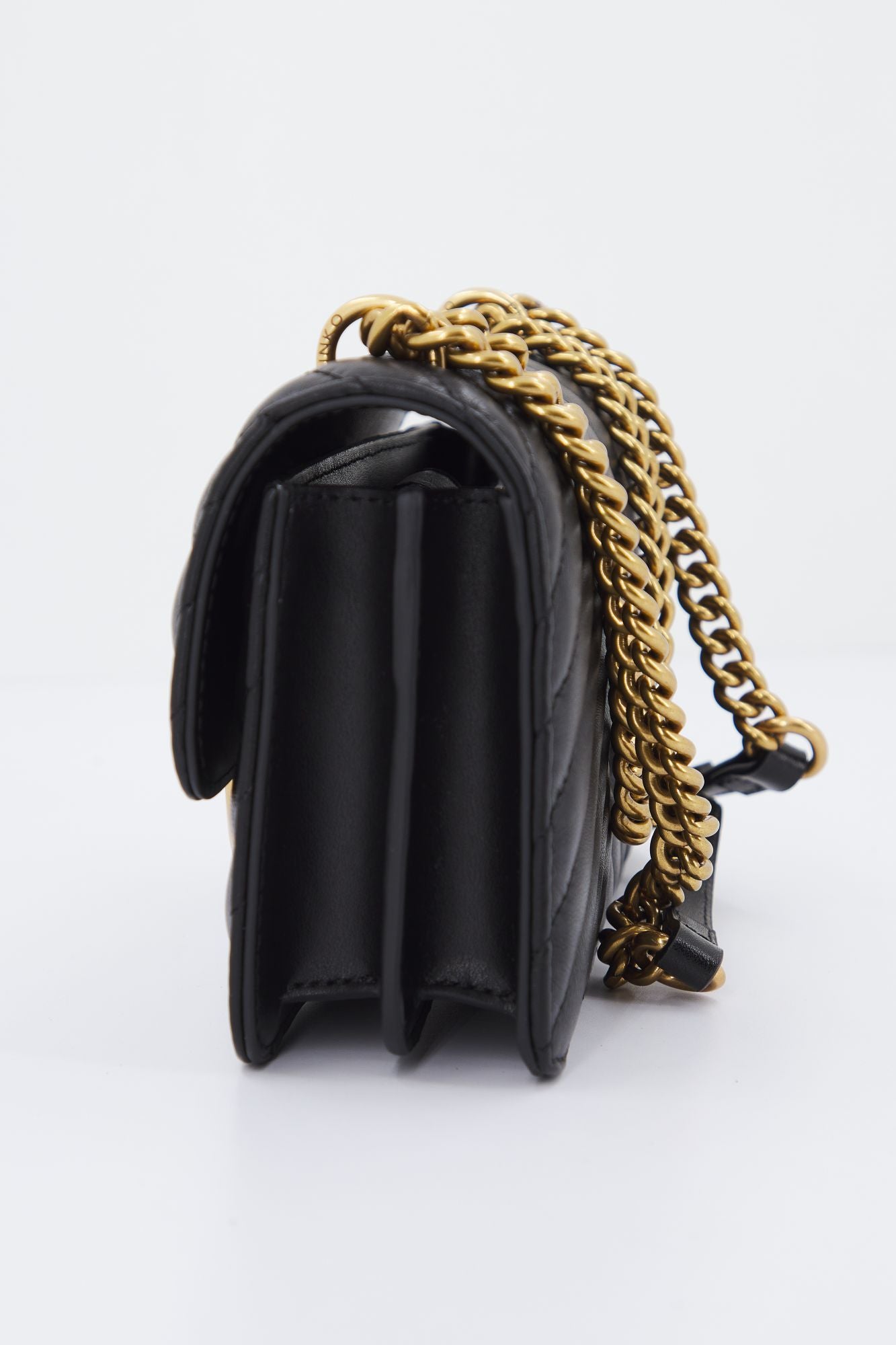 PINKO  LOVE MINI ICON CHEVRON en color NEGRO (3)
