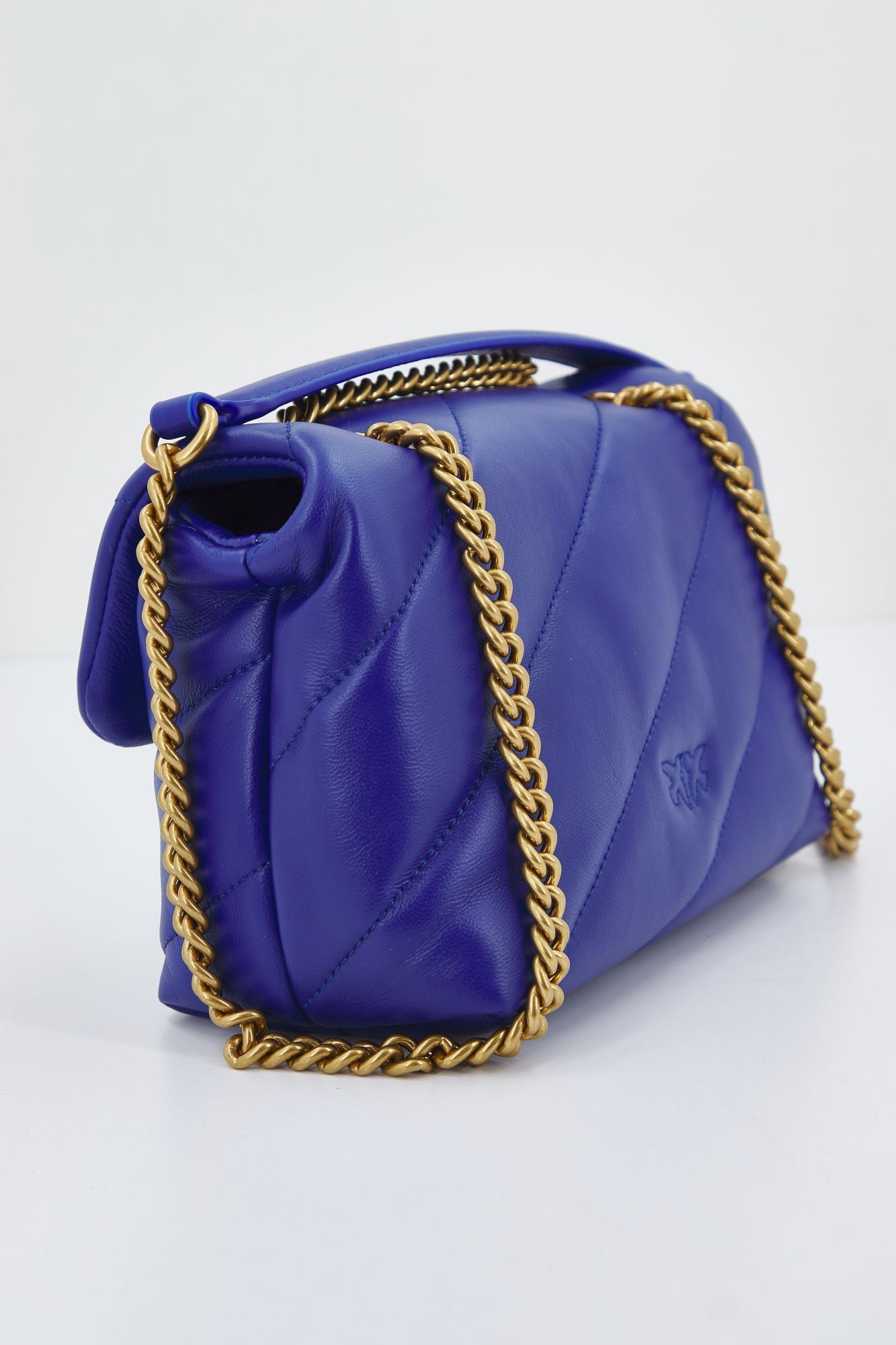 PINKO  LOVE MINI PUFF CL SHEEP en color AZUL (2)