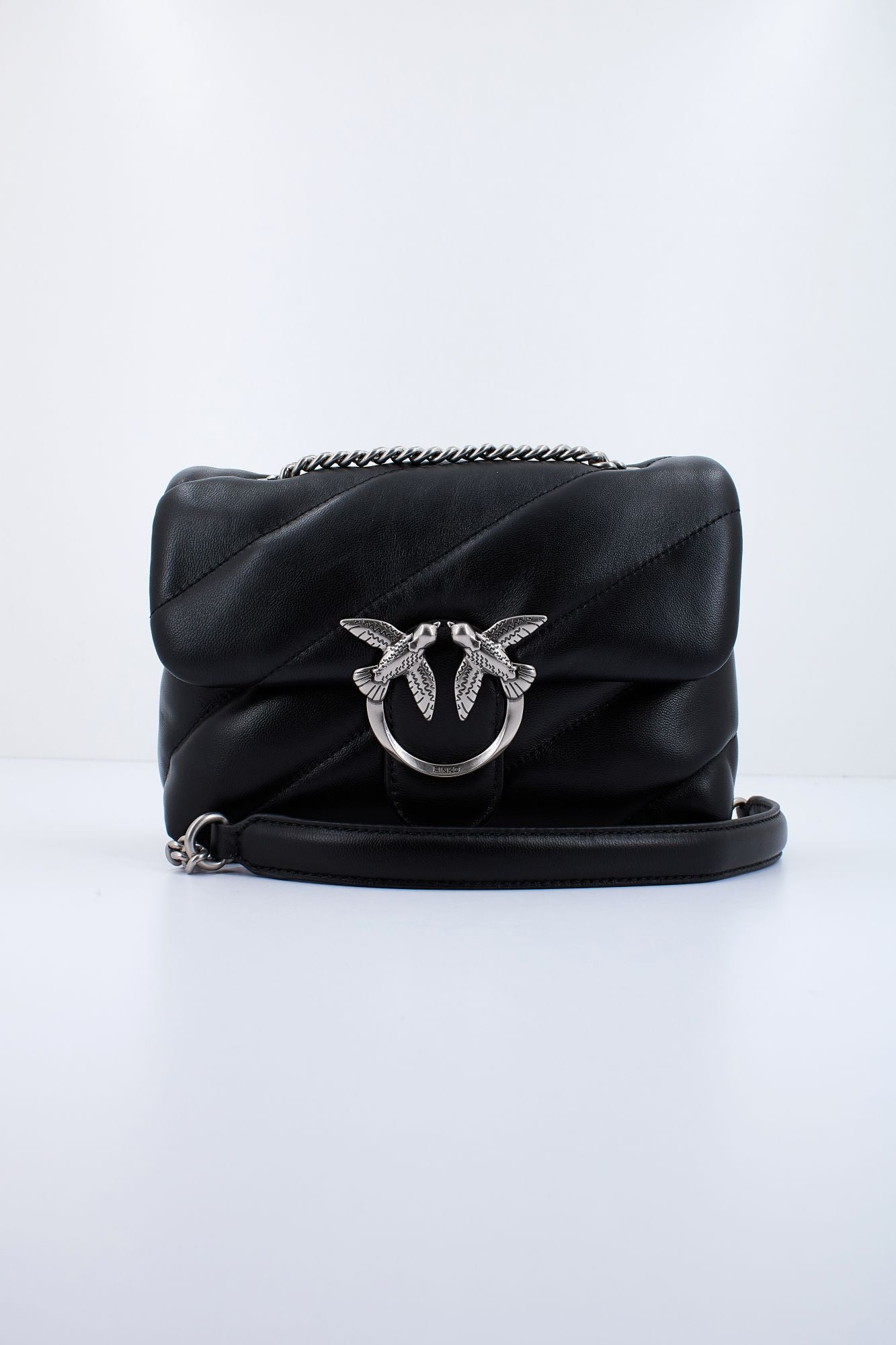 PINKO  LOVE MINI PUFF CL SHEEP en color NEGRO (1)