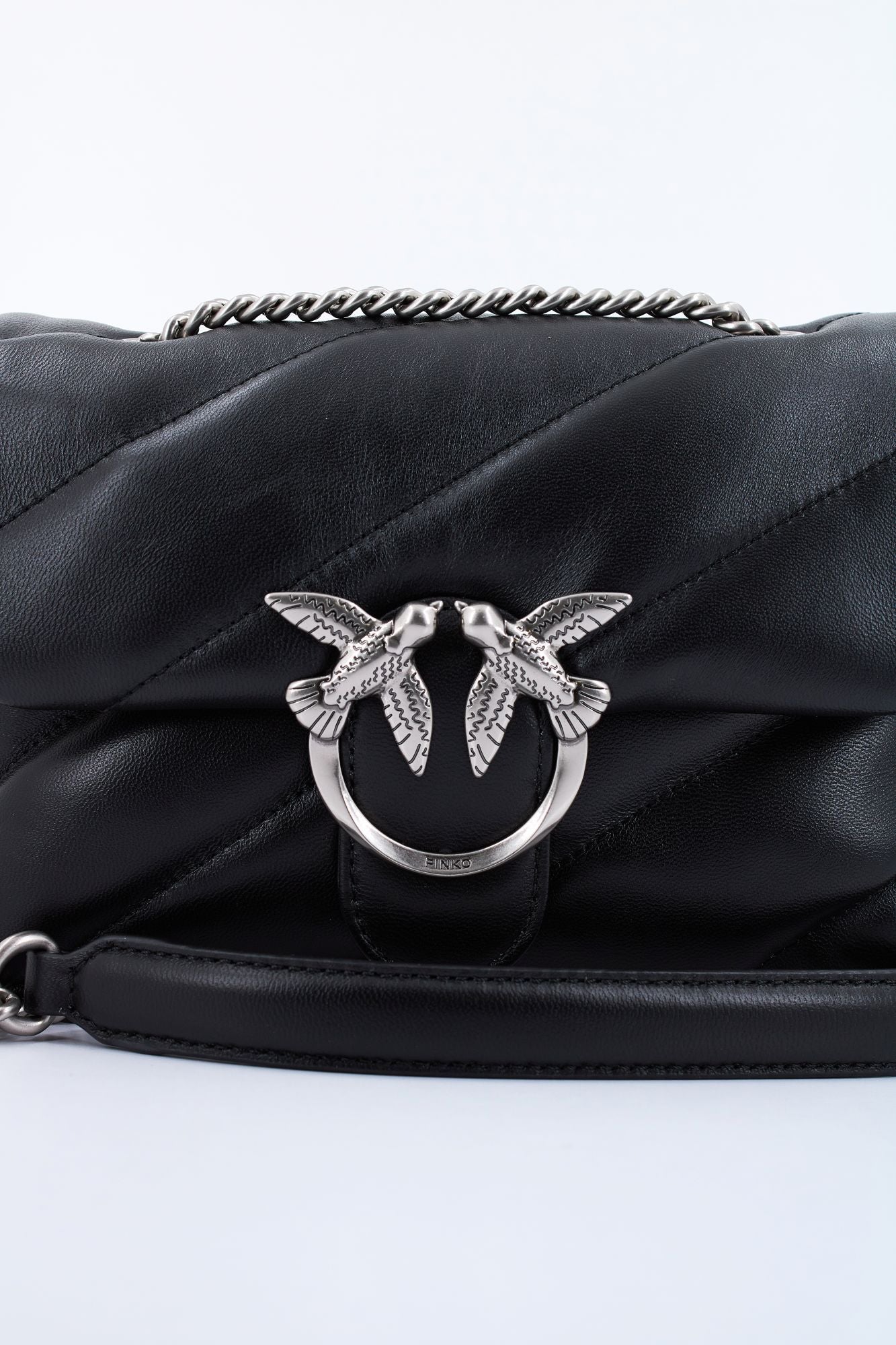 PINKO  LOVE MINI PUFF CL SHEEP en color NEGRO (4)