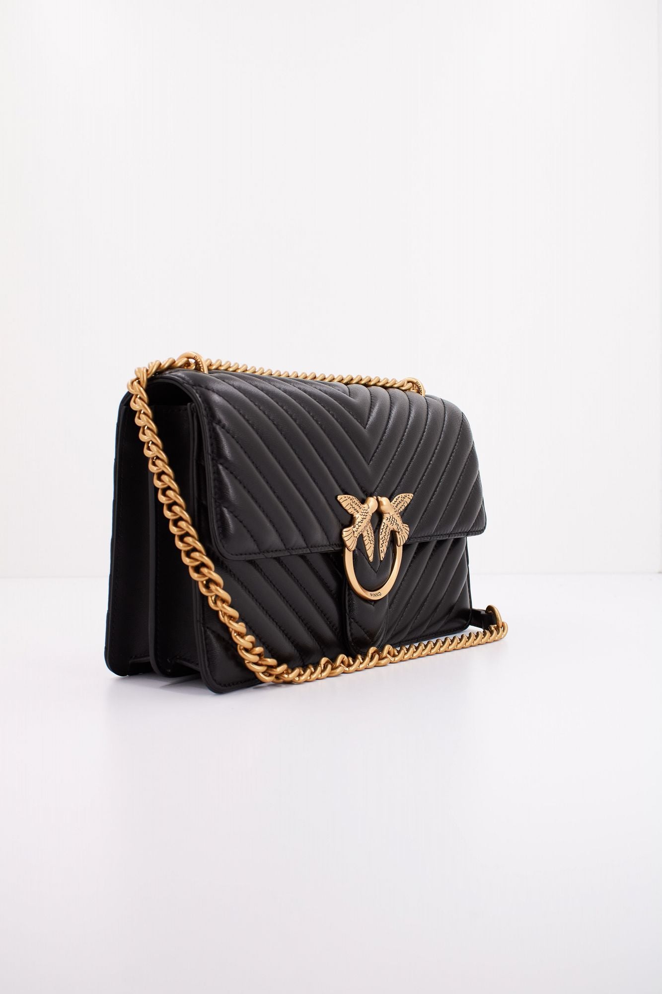 PINKO LOVE ONE CLASSIC DC SHEEP en color NEGRO (2)