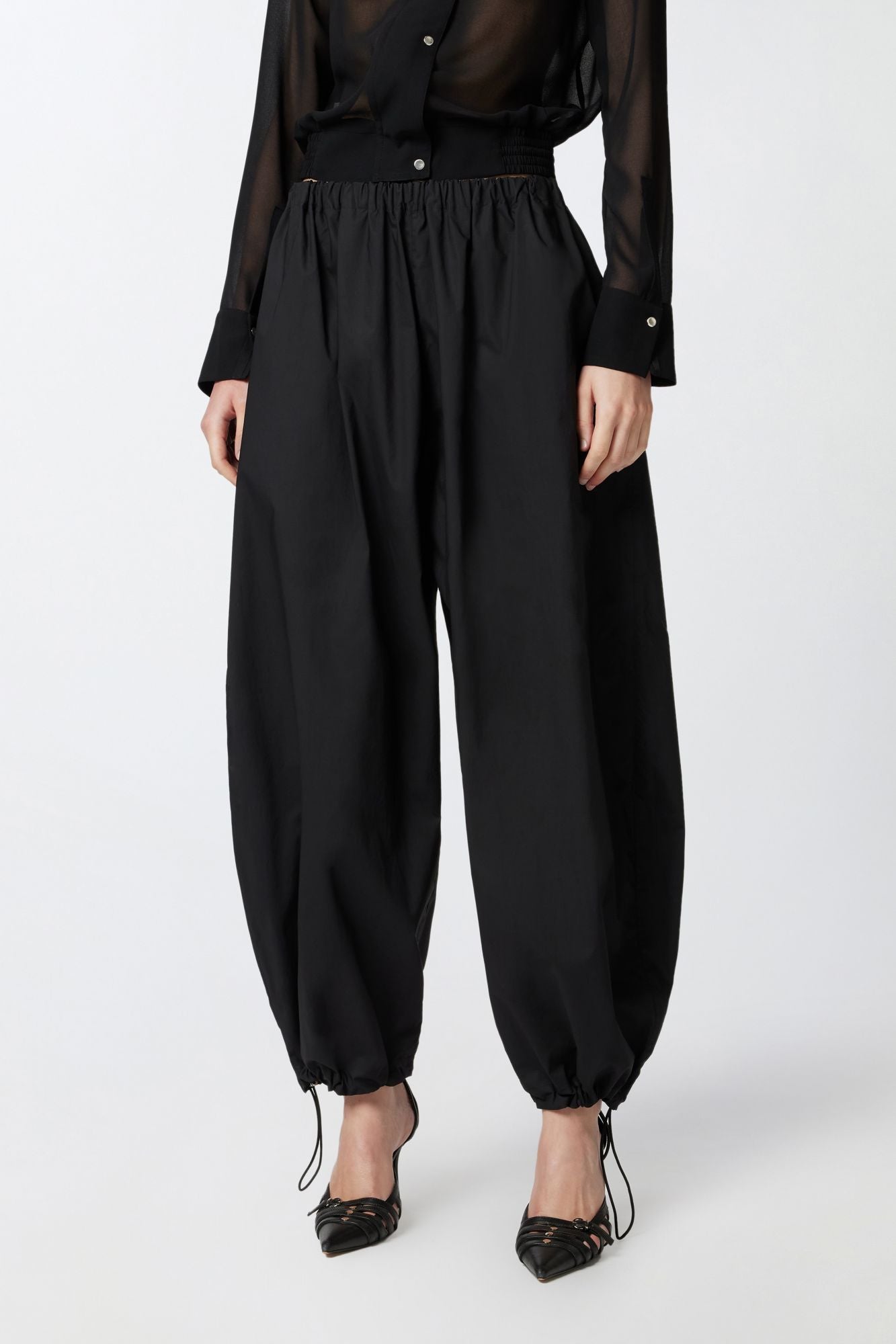 PINKO  ROGER  en color NEGRO (1)