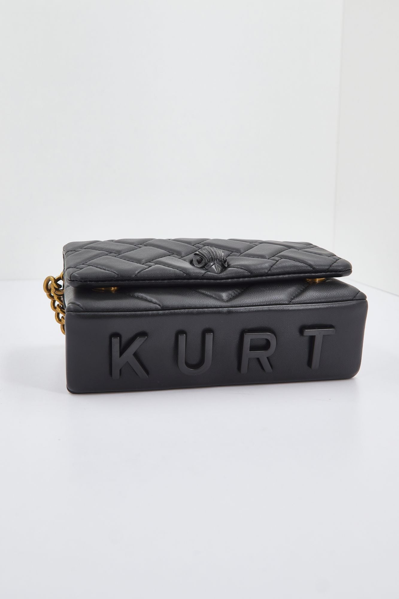 KURT GEIGER LONDON  MINI KENSINGTON FLAP en color NEGRO (3)