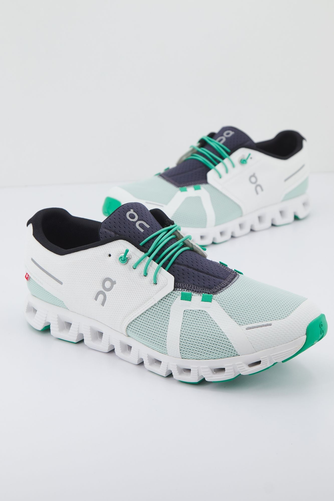 ON RUNNING  CLOUD 5 PUSH en color VERDE (1)