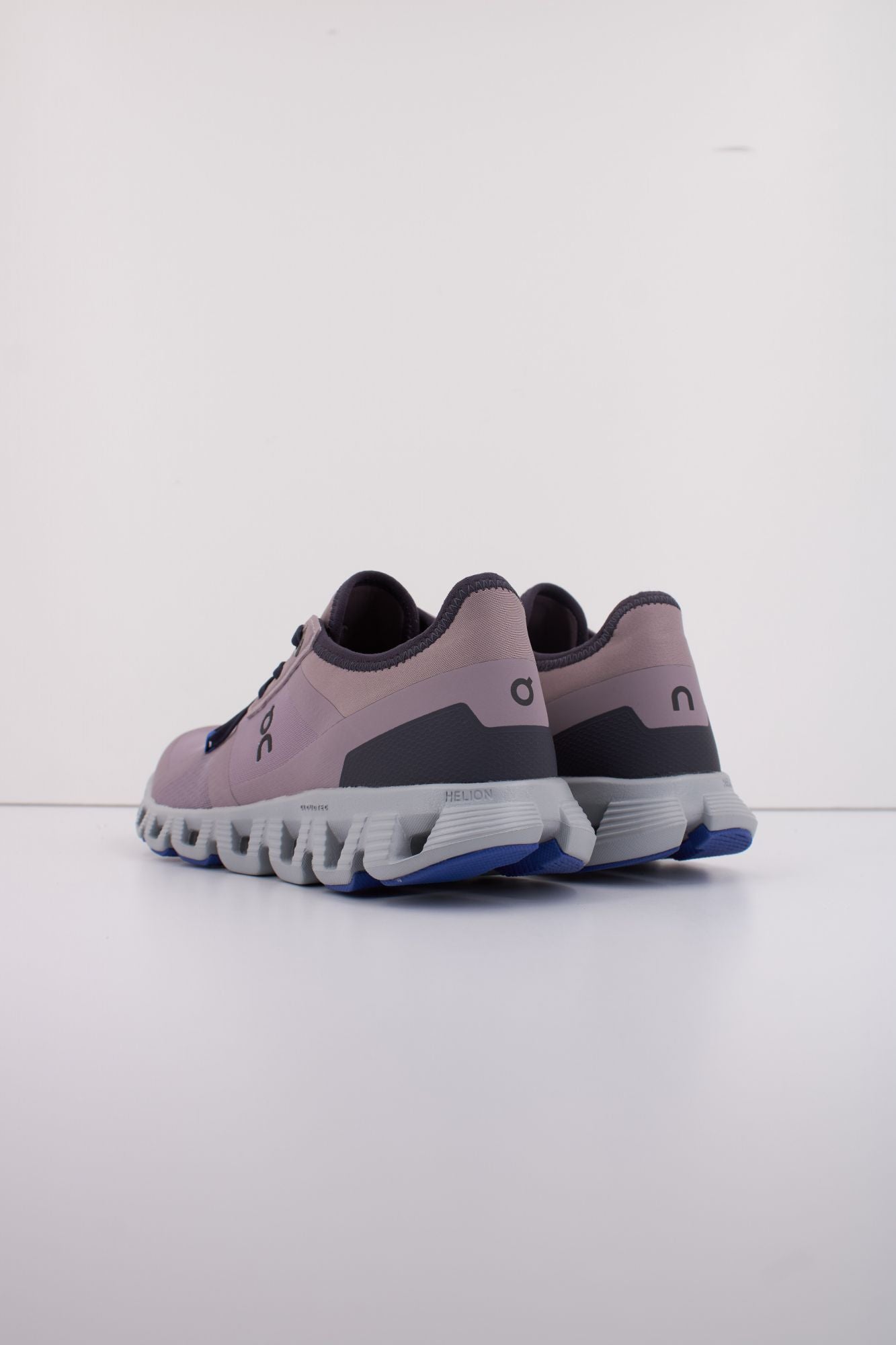 ON RUNNING CLOUD X 3 AD W en color VIOLETA (4)