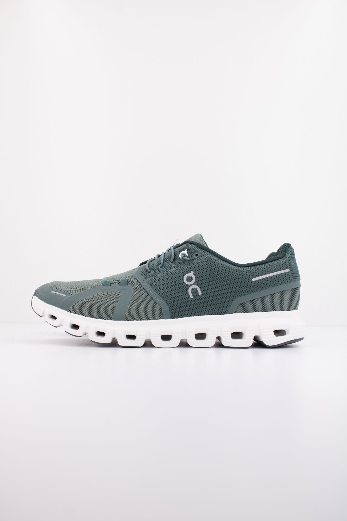 ON RUNNING CLOUD 6 en color VERDE (1)