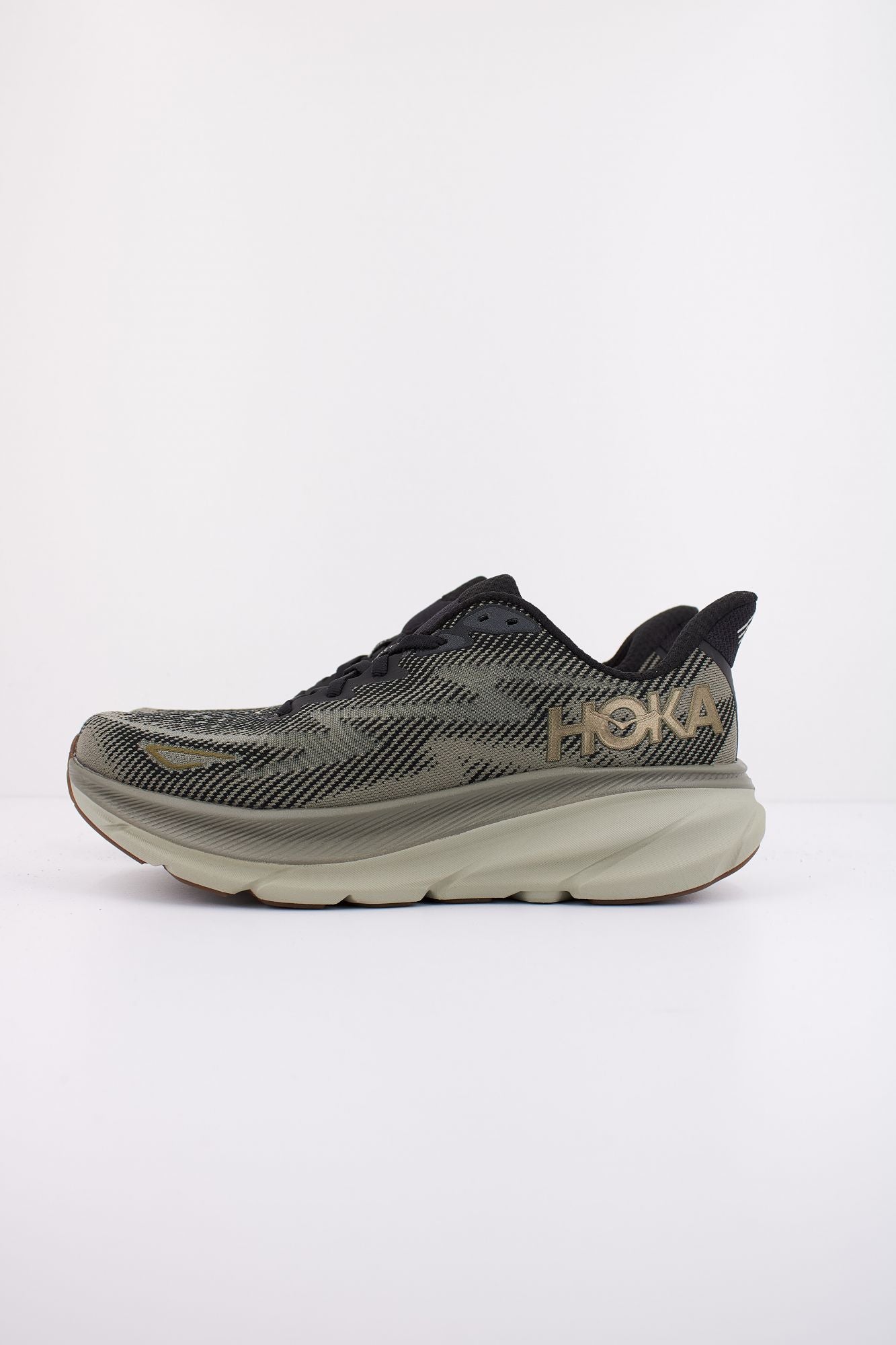 HOKA CLIFTON 9 en color VERDE (1)