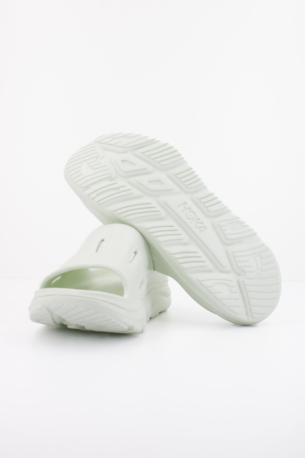 HOKA  U ORA RECOVERY  en color VERDE (5)
