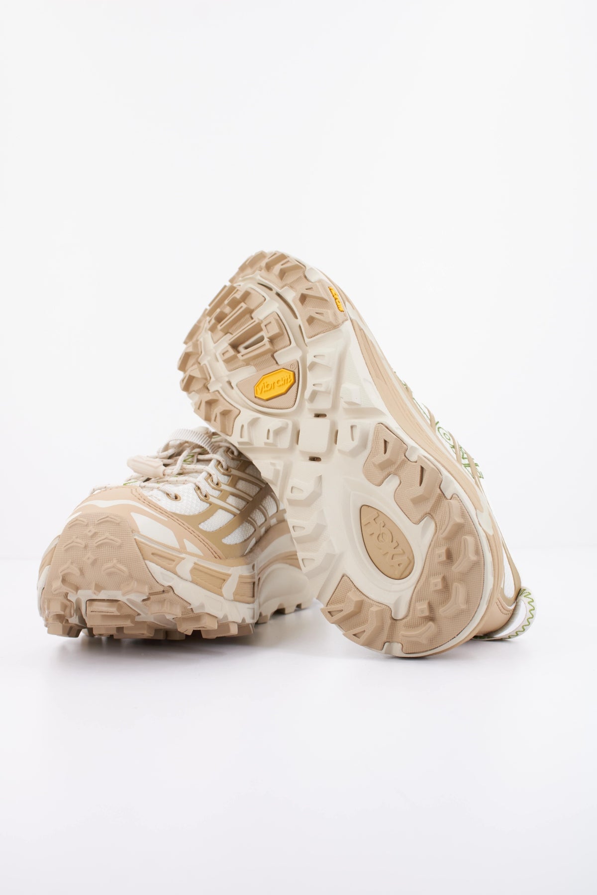 HOKA  U MAFATE THREE2  en color BEIS (5)