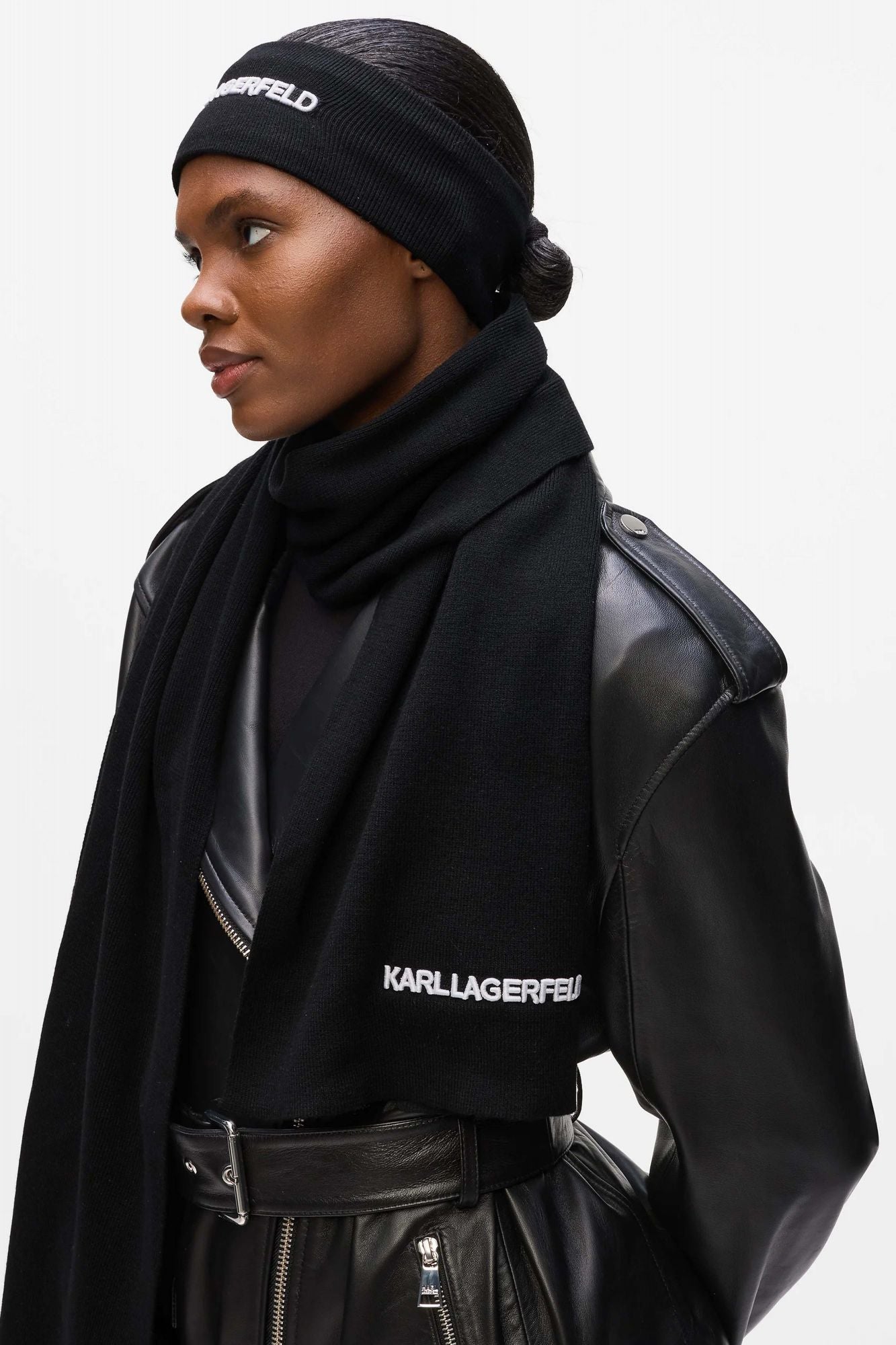 KARL LAGERFELD K ESSENTIAL SCARF en color NEGRO (4)