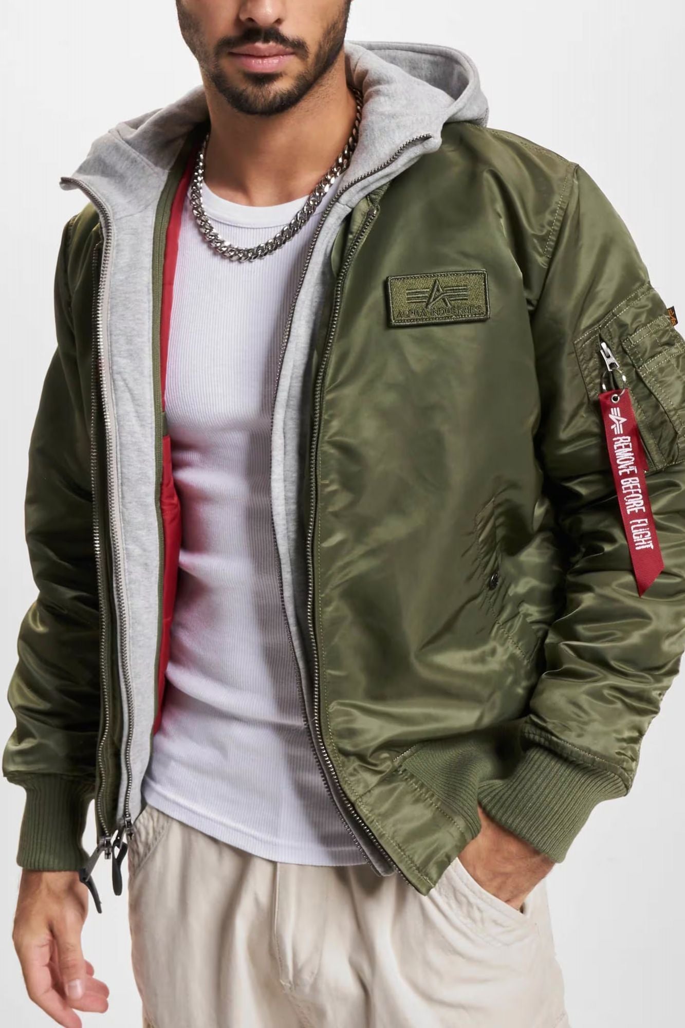 ALPHA INDUSTRIES MA-1 D-TEC en color VERDE (3)