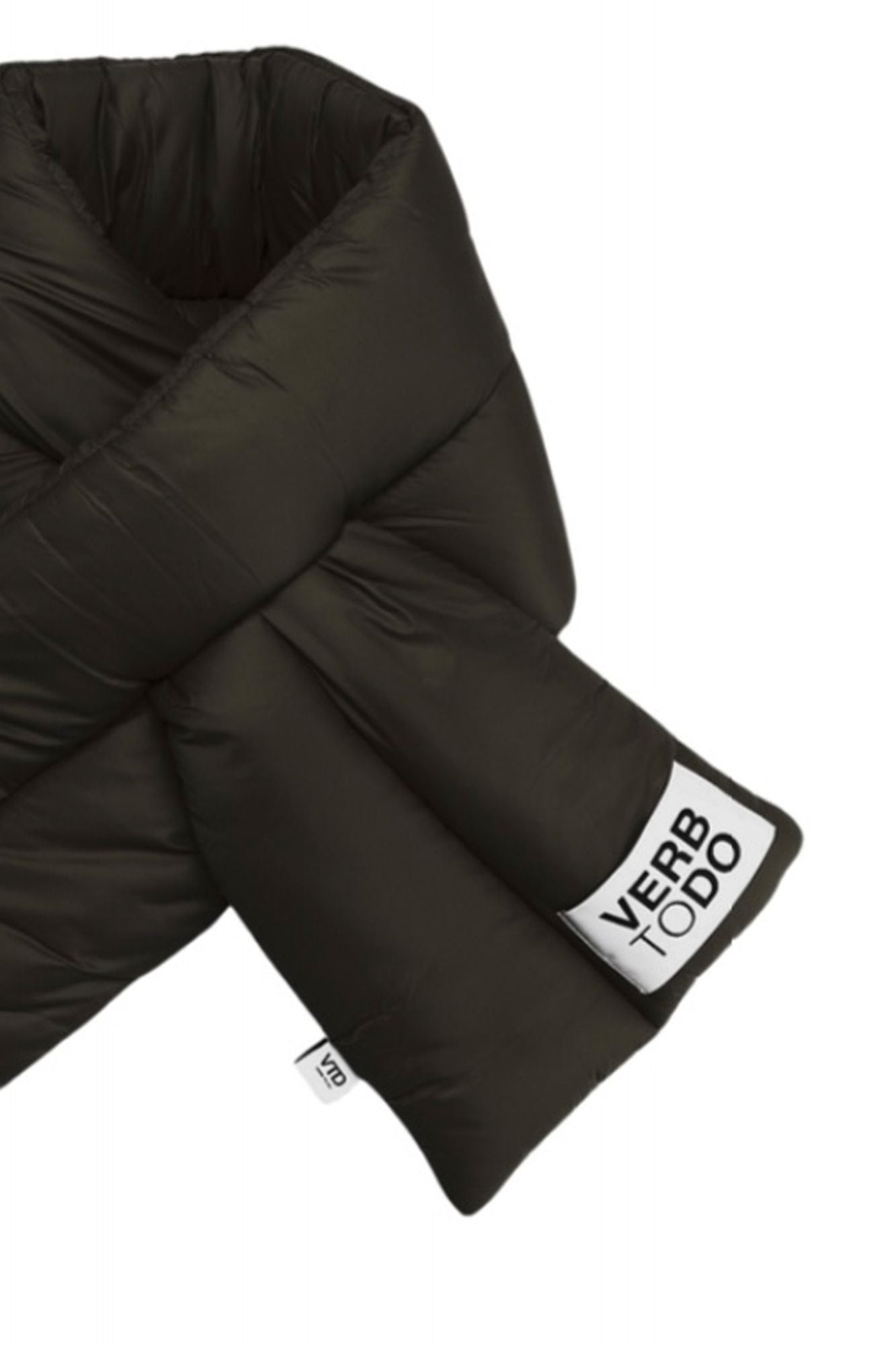 VERB TO DO SCARF NYLON PUFFER en color NEGRO (2)