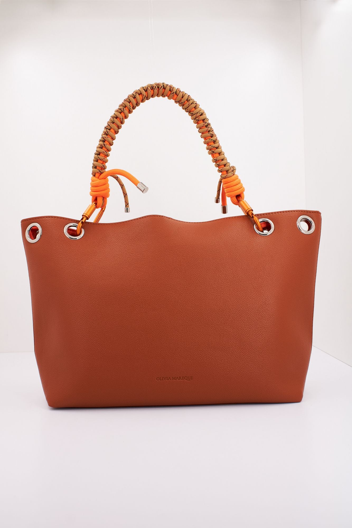 OLIVIA MAREQUE PETRA en color MARRON (1)