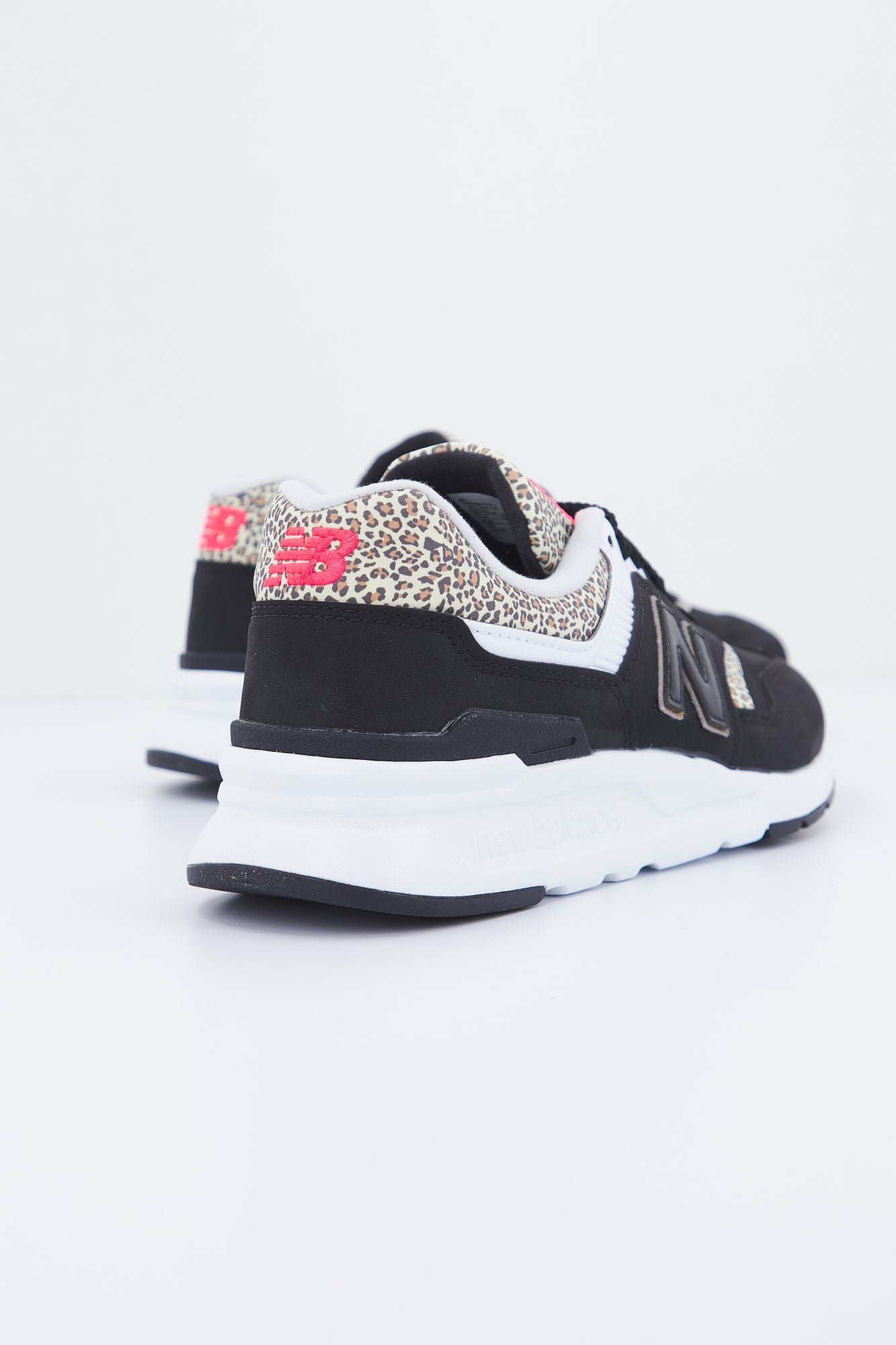 NEW BALANCE CW997 HPY en color NEGRO (3)