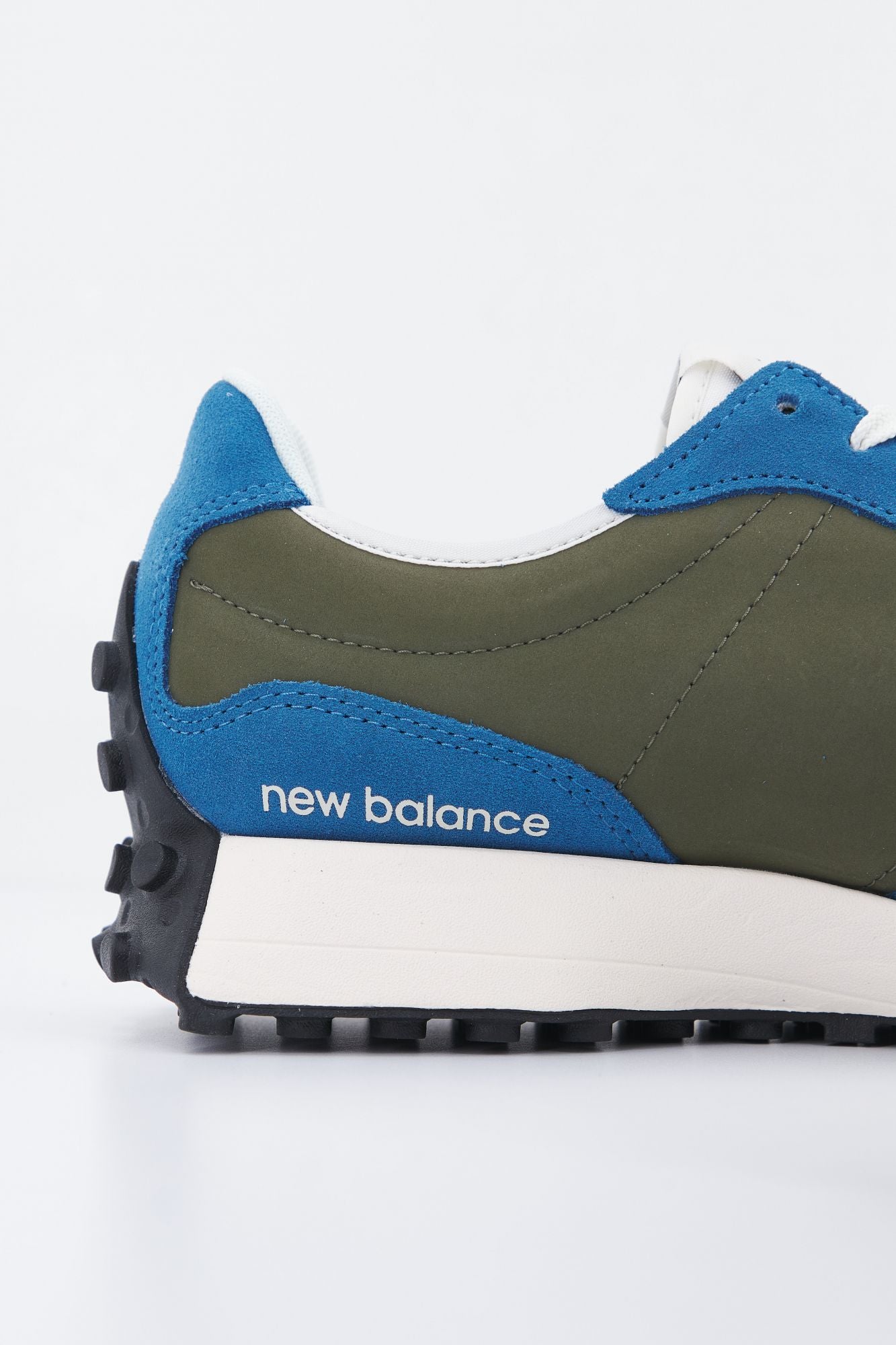 NEW BALANCE MS327 LE1  en color AZUL (4)