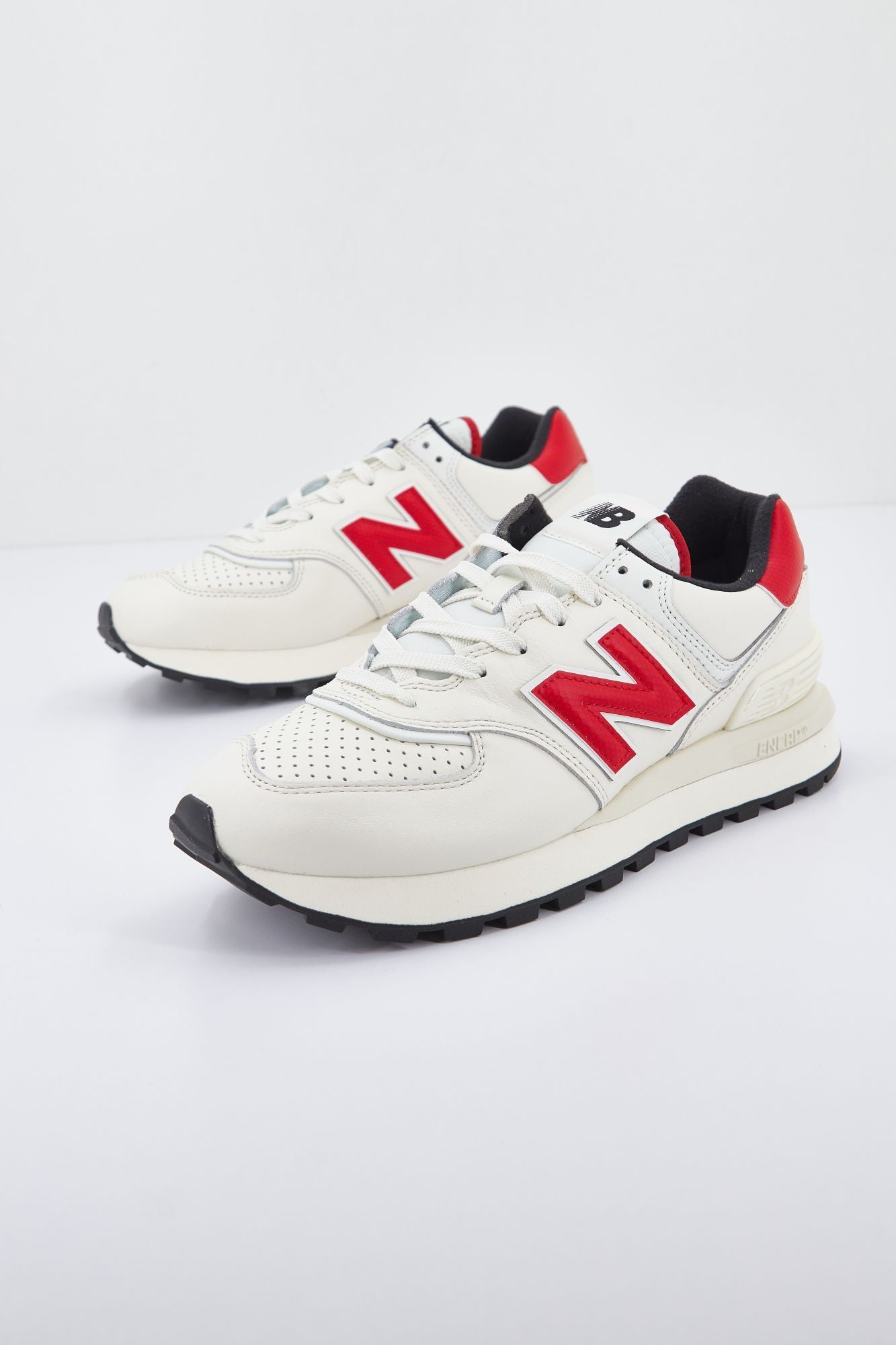 NEW BALANCE U574L GTC  en color BEIS (1)