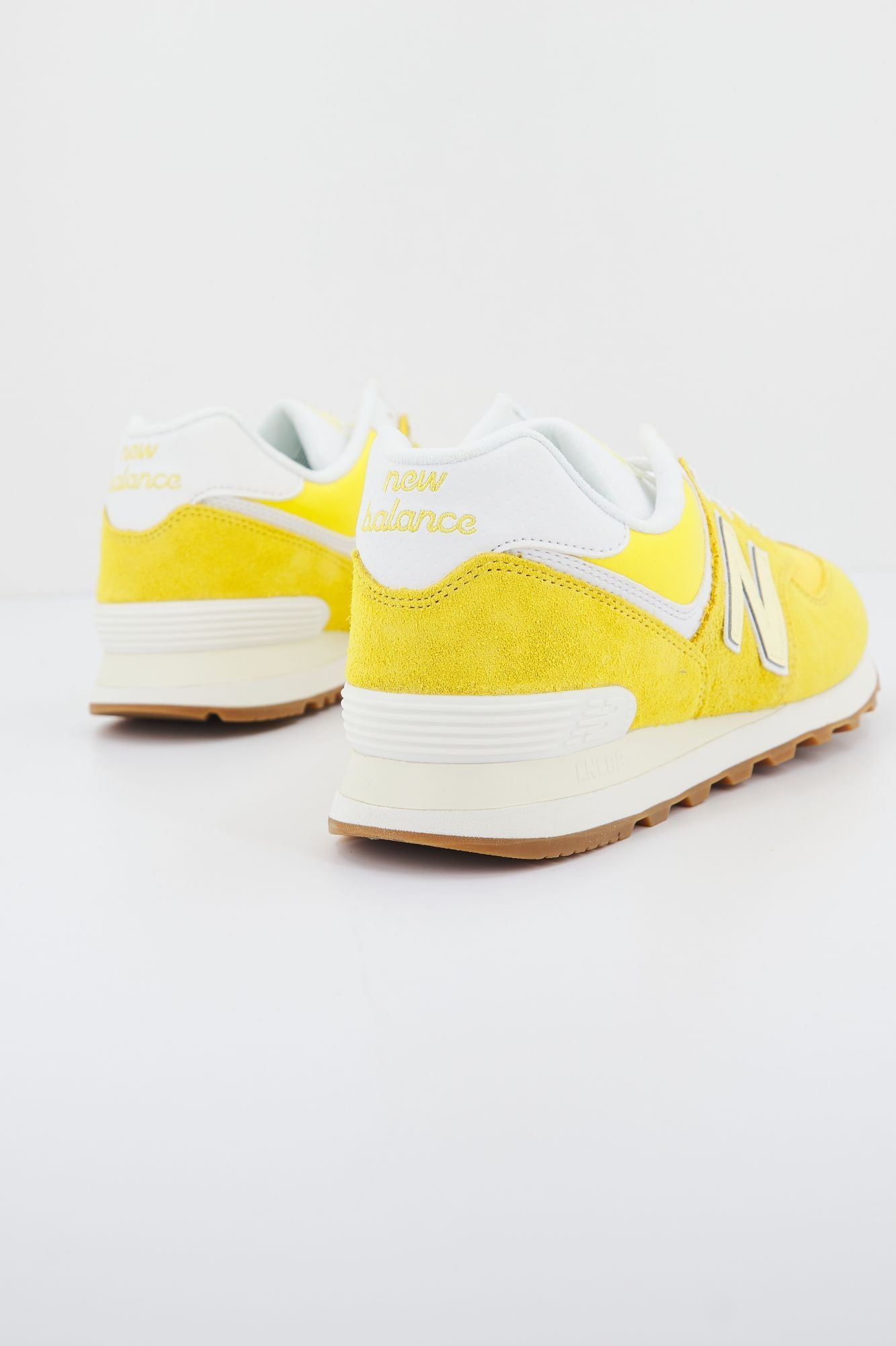 NEW BALANCE U574 YK2  en color AMARILLO (2)