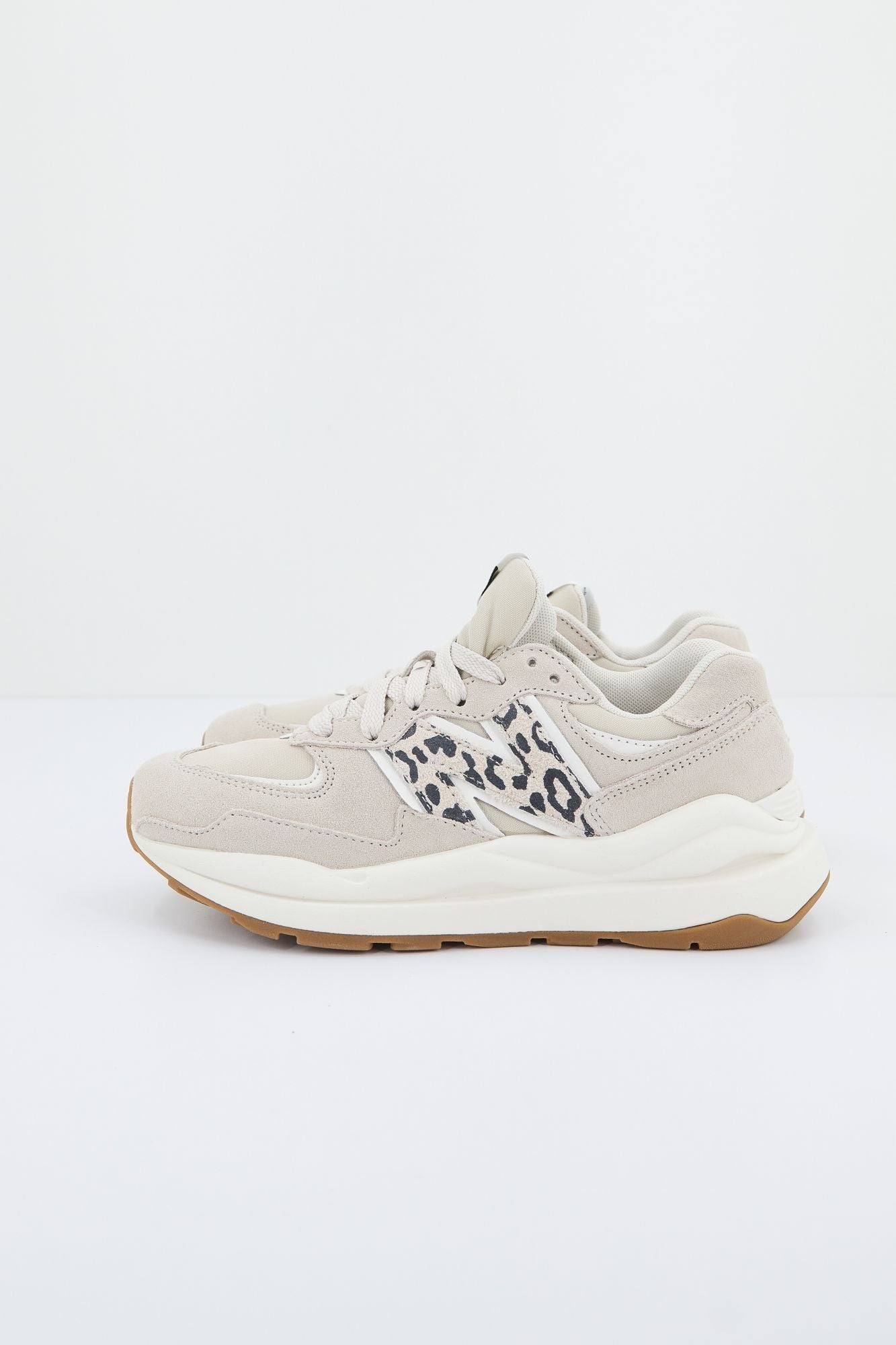 NEW BALANCE W5740 APB en color BEIS (2)