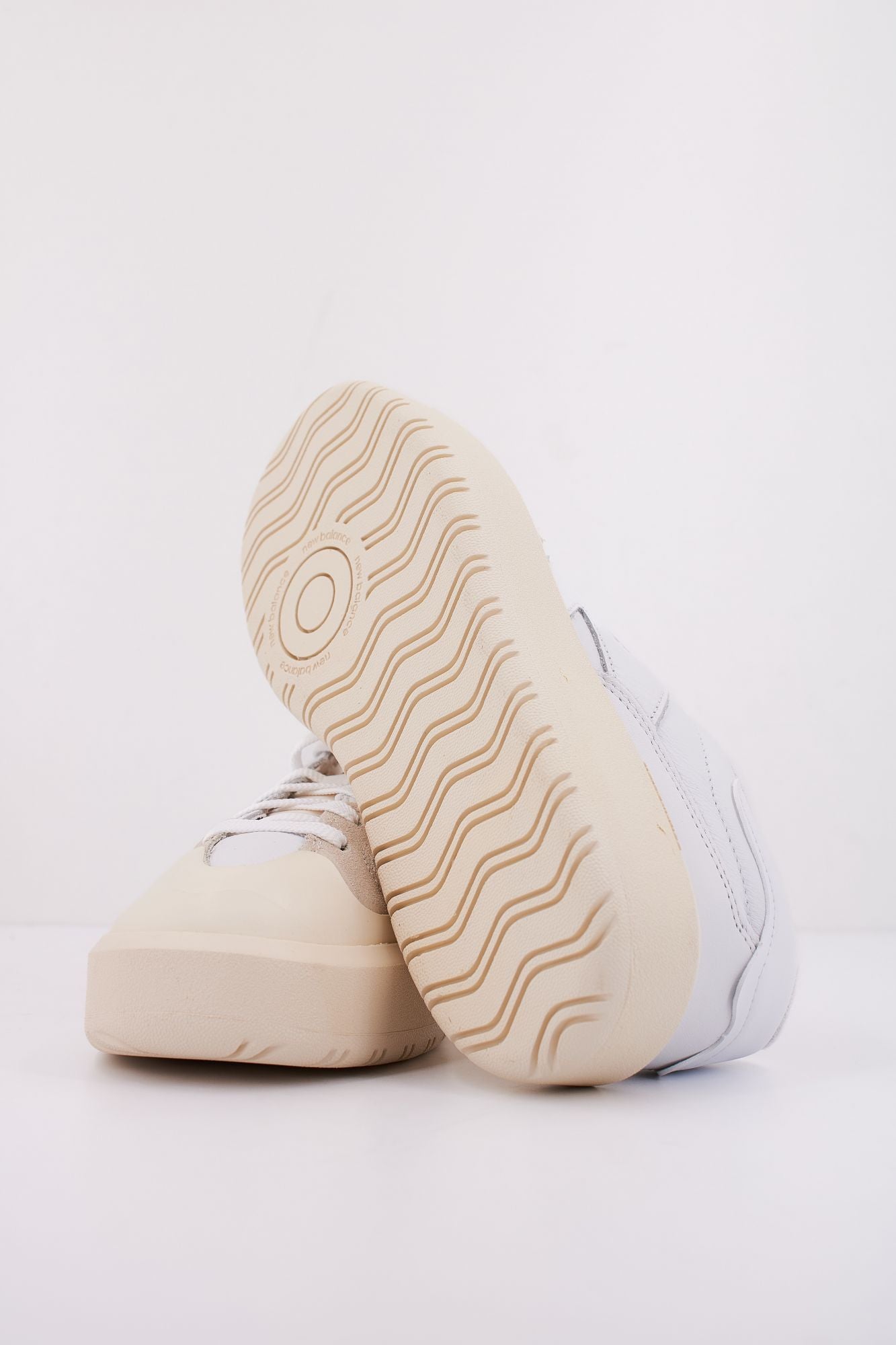 NEW BALANCE CT302 OB en color BLANCO (5)