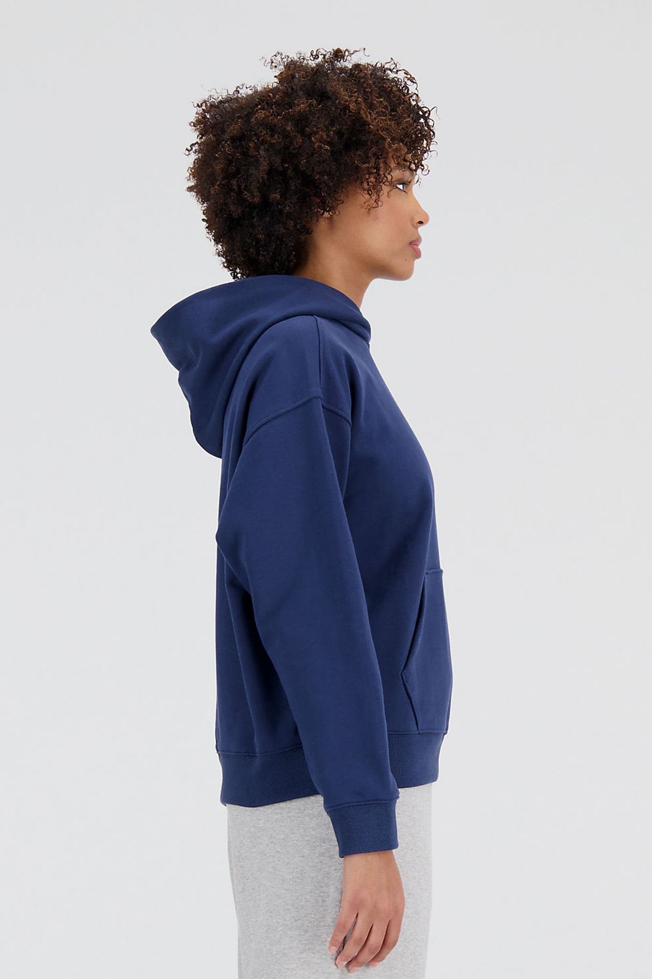 NEW BALANCE SPORT ESSENTIALS PREMIUM FLEECE HOODIE en color AZUL (2)