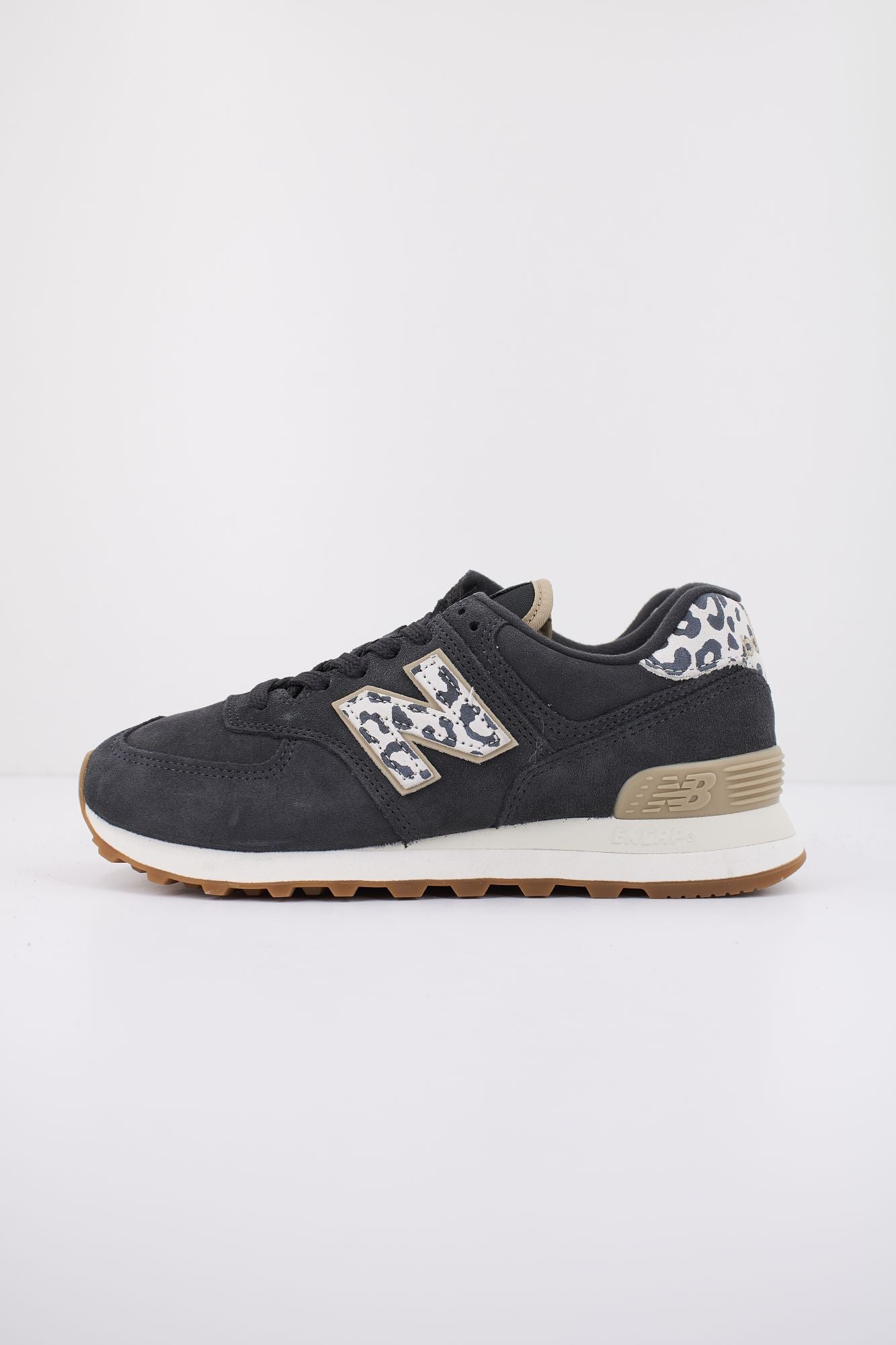 NEW BALANCE WL574 XE2 en color GRIS (1)