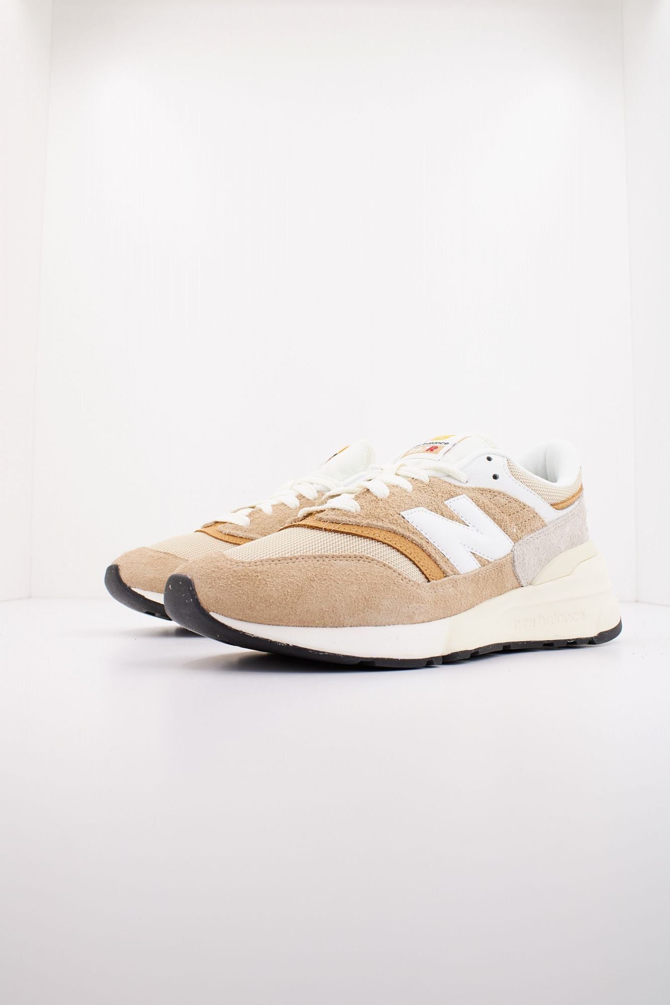 NEW BALANCE U997 RMB en color MARRON (2)