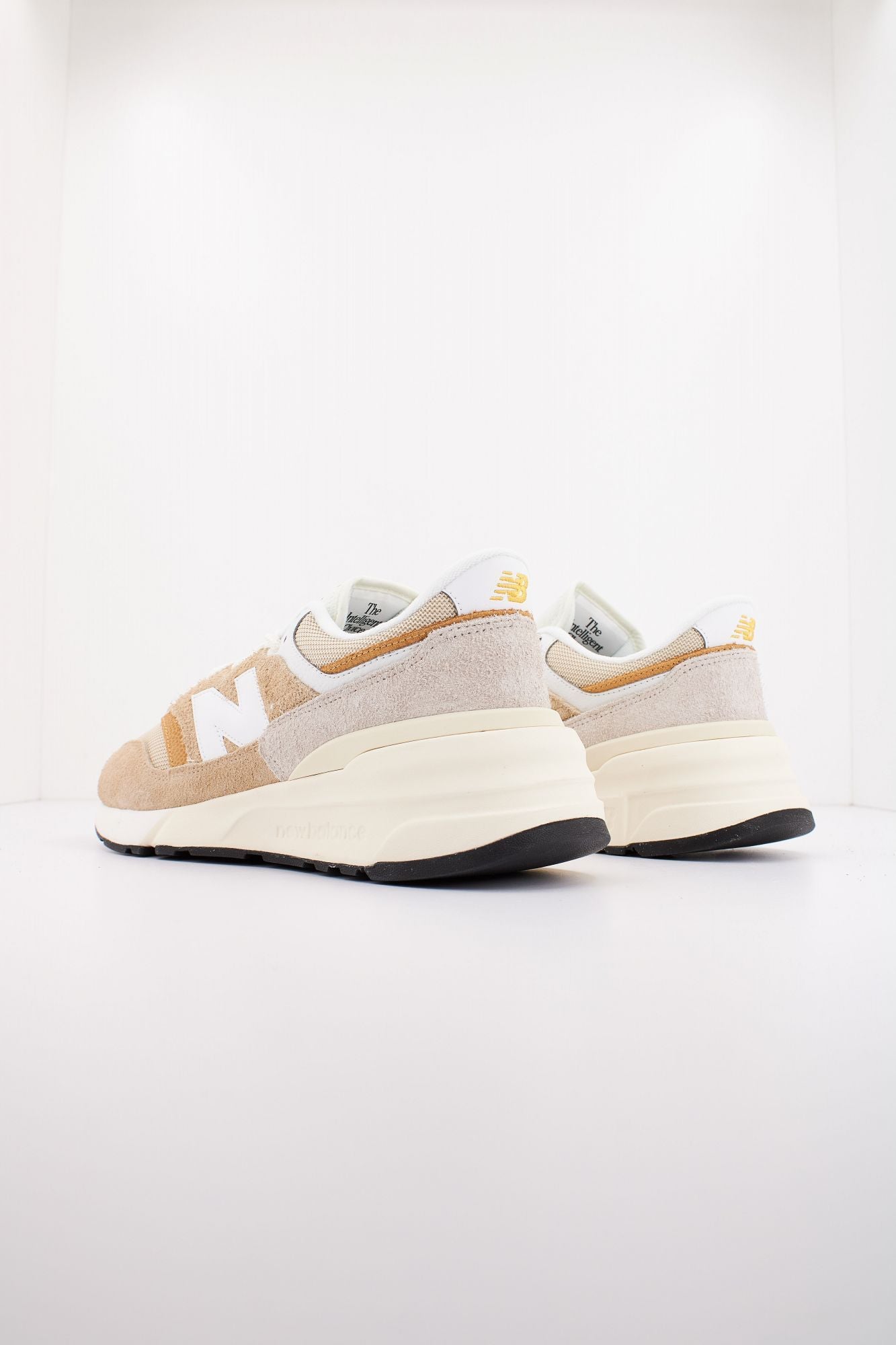 NEW BALANCE U997 RMB en color MARRON (3)